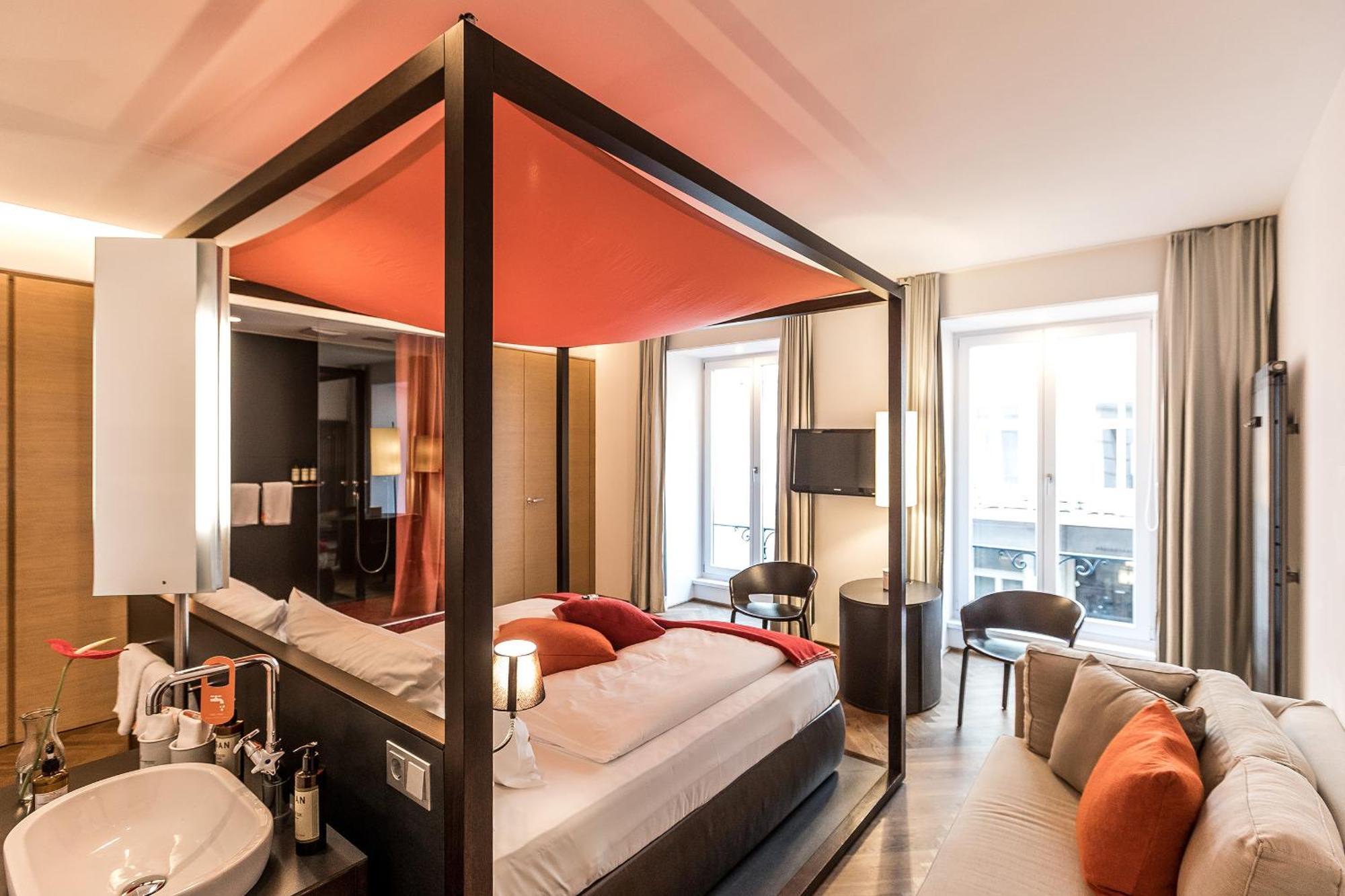 XL Room