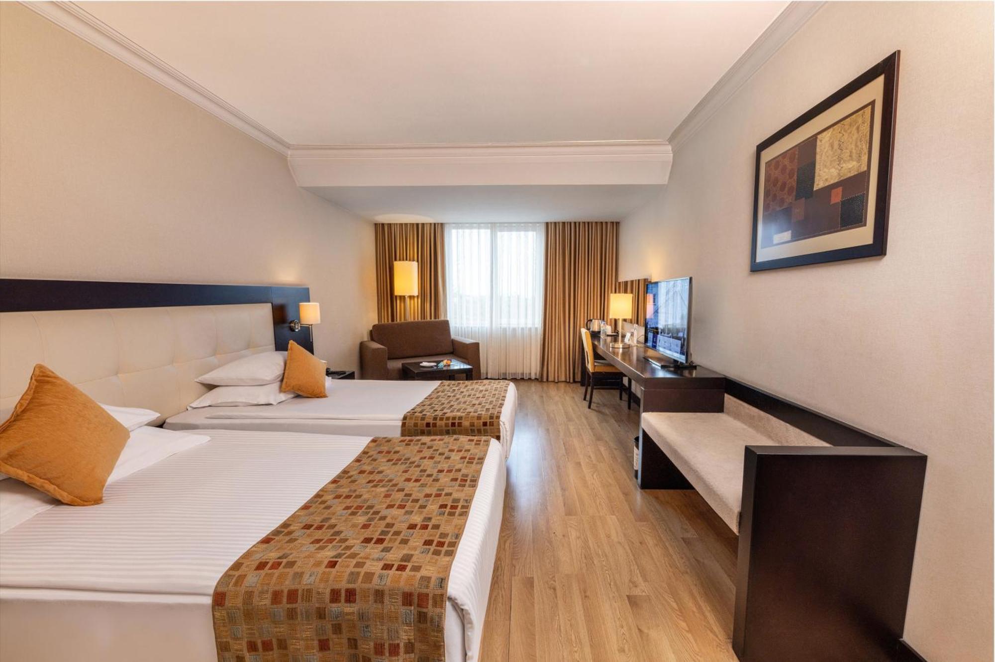 Deluxe Twin Room City View