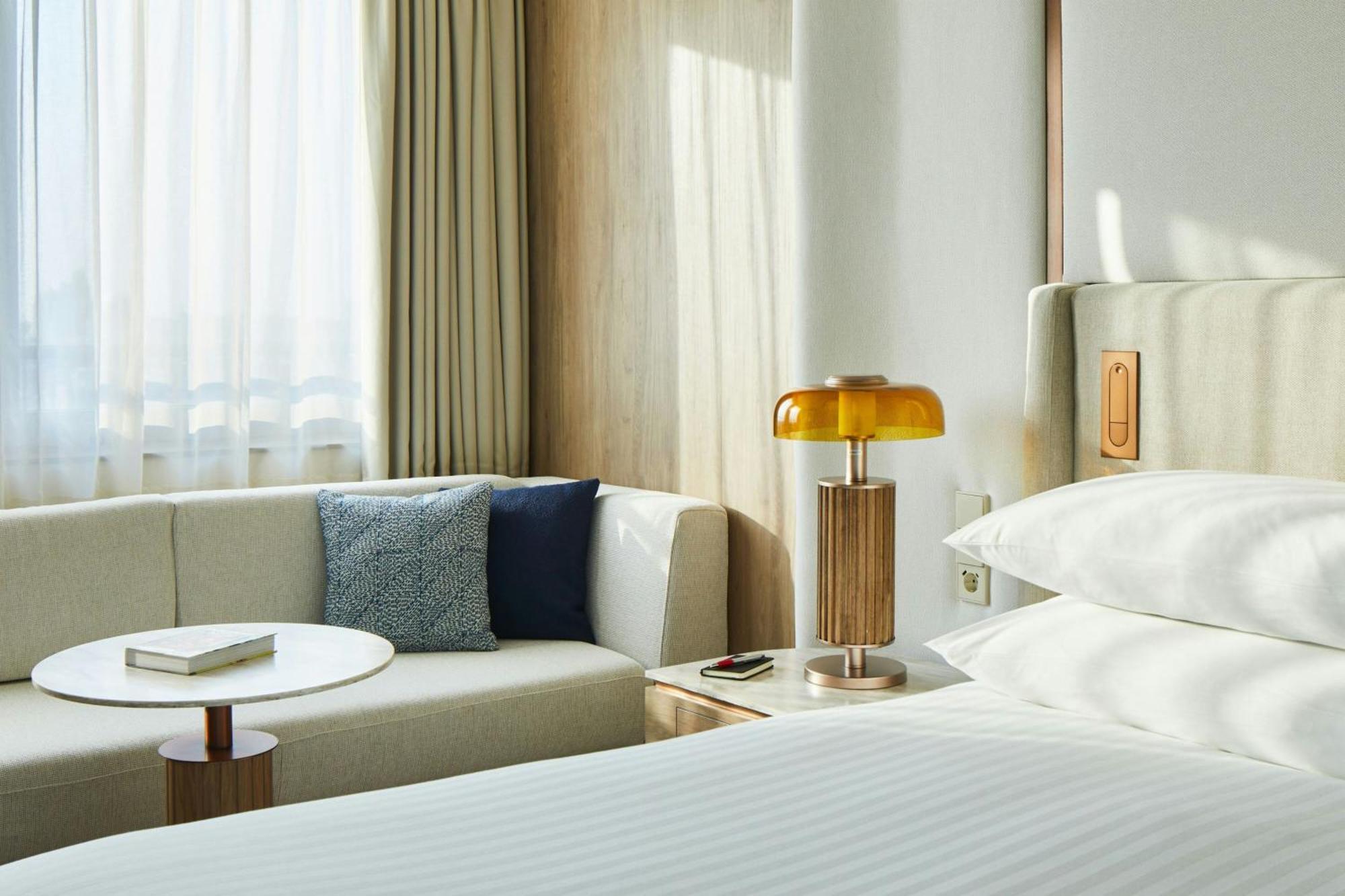 Superior King Room City View