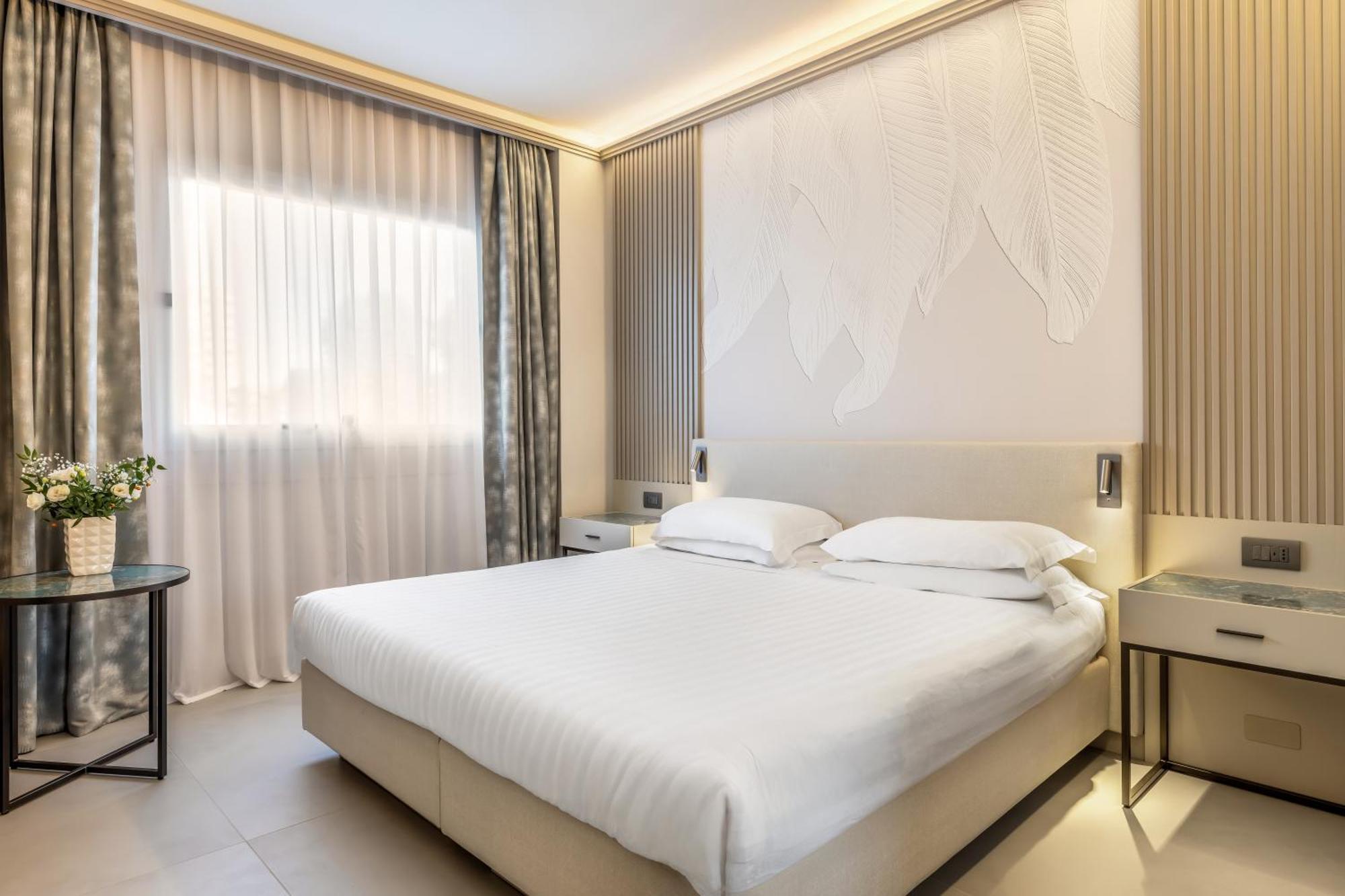 Deluxe Double Room Shower