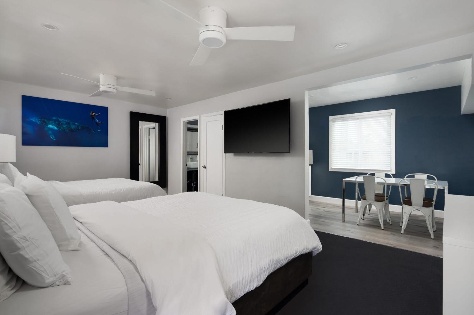 Double Queen Kitchenette