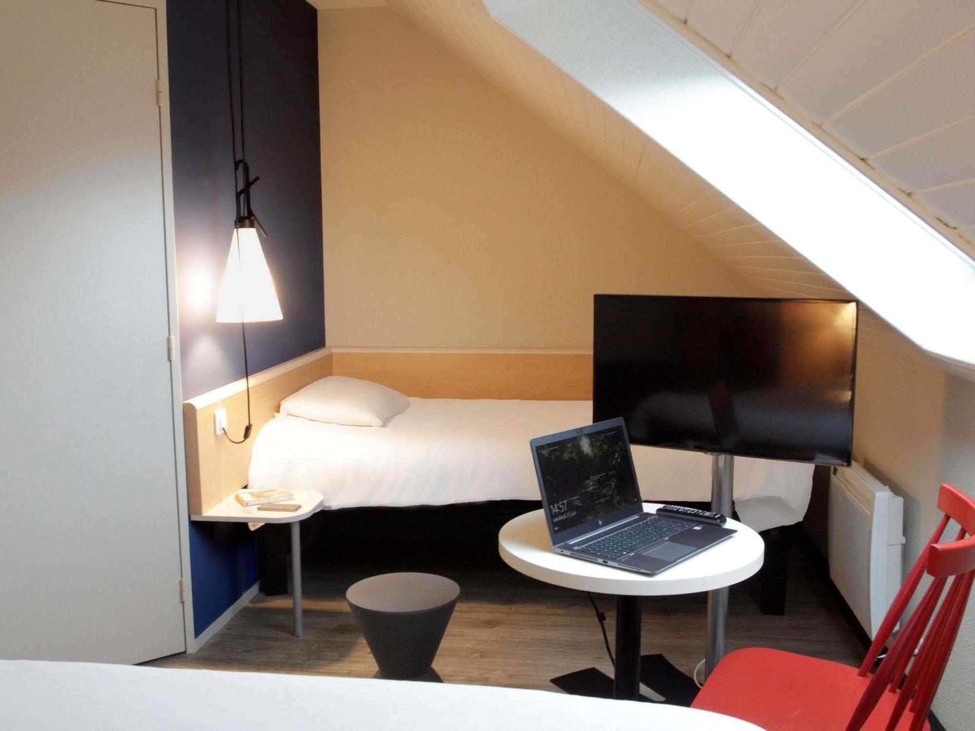 Standard Room one double one single bed