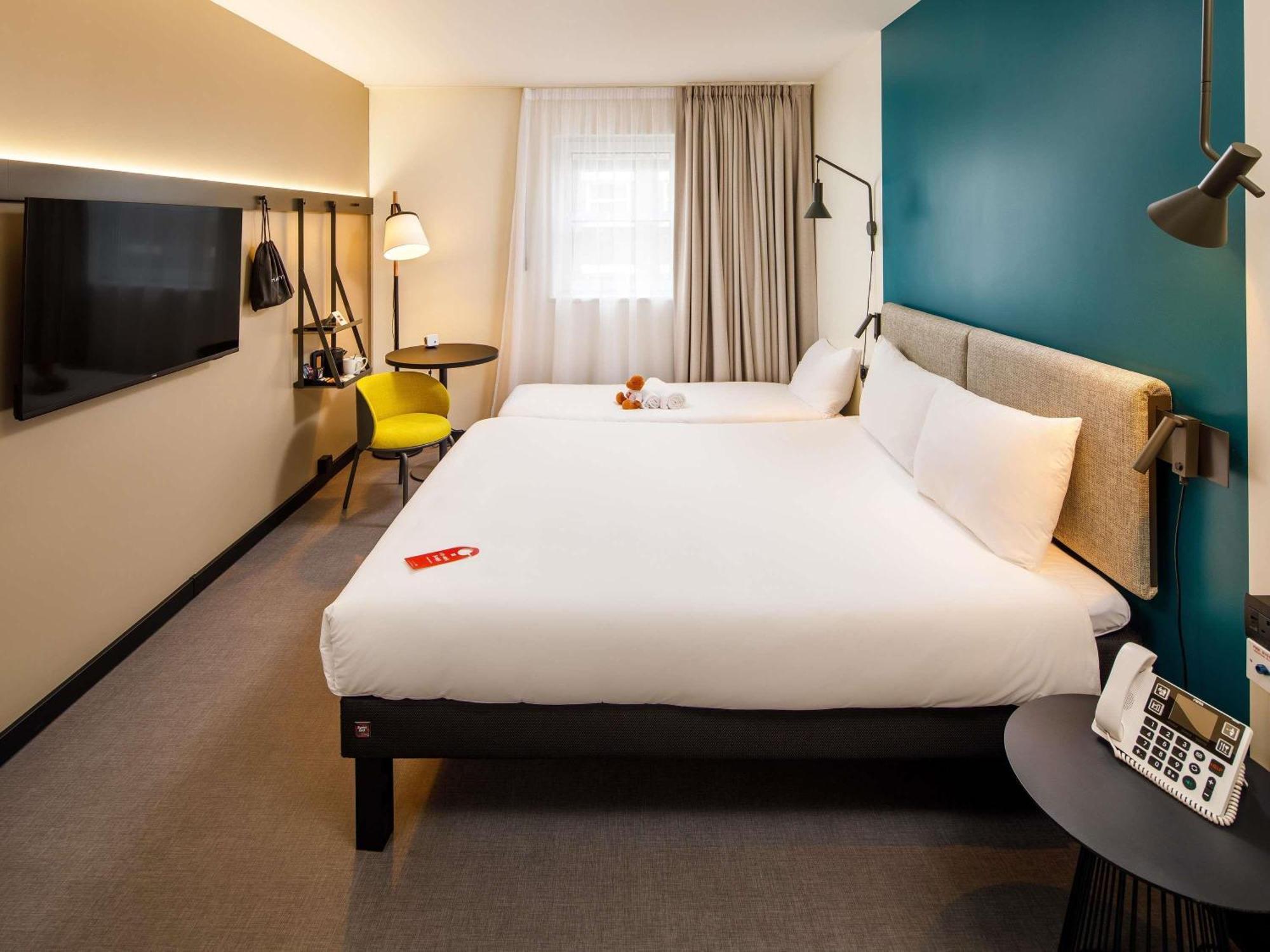 Quarto Família com Cama de Casal e Cama de Solteiro