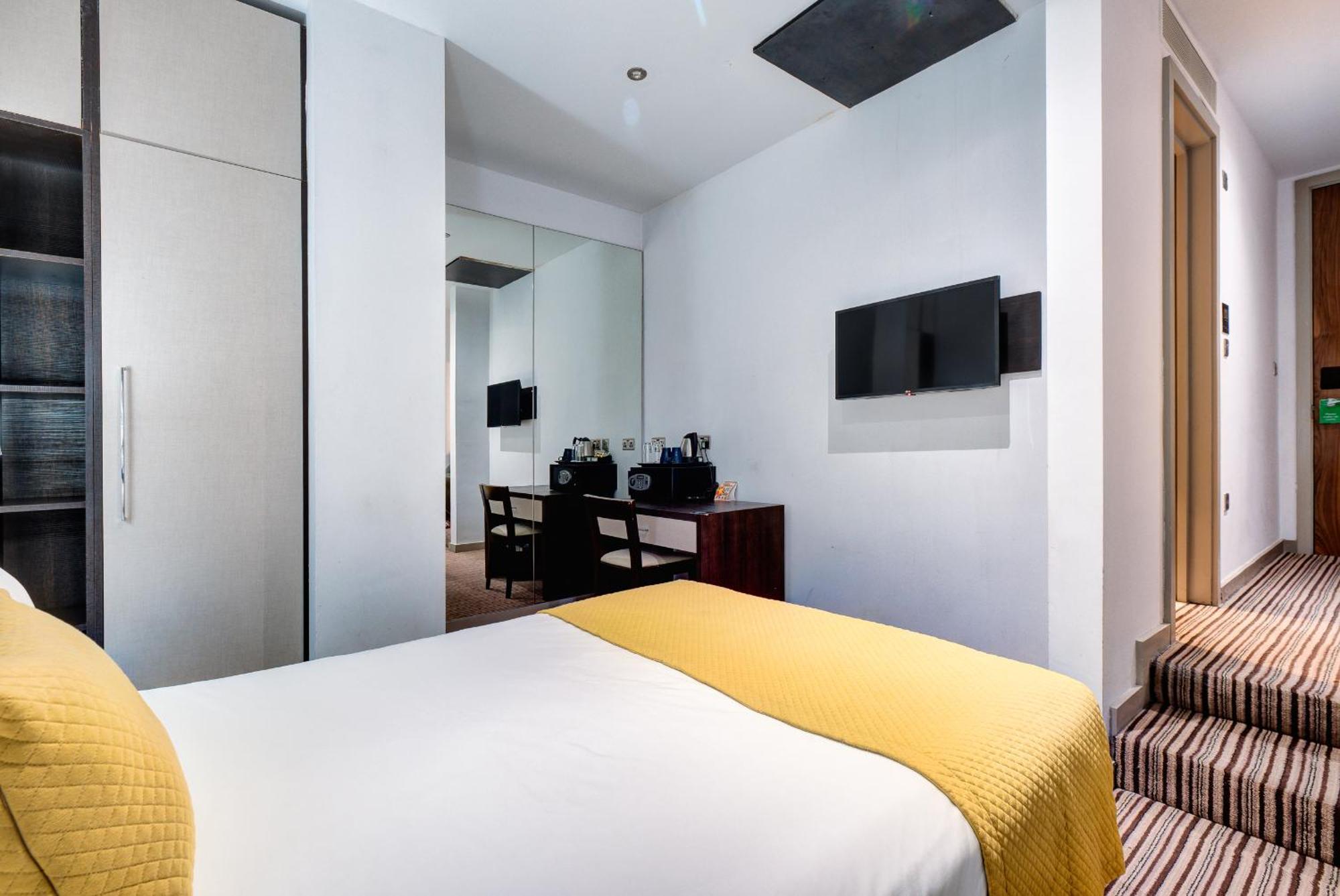 Double Room No Window