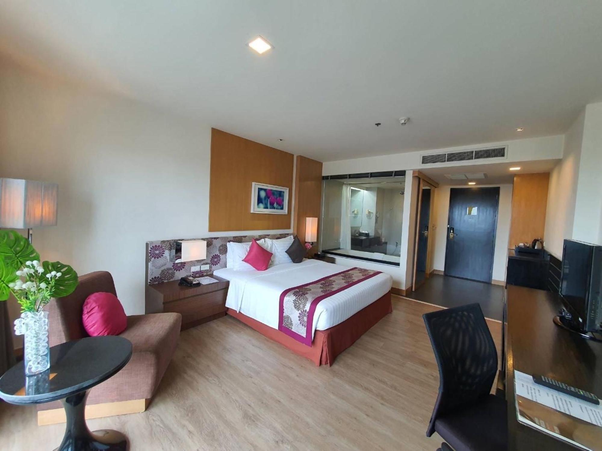 Deluxe King Room Balcony