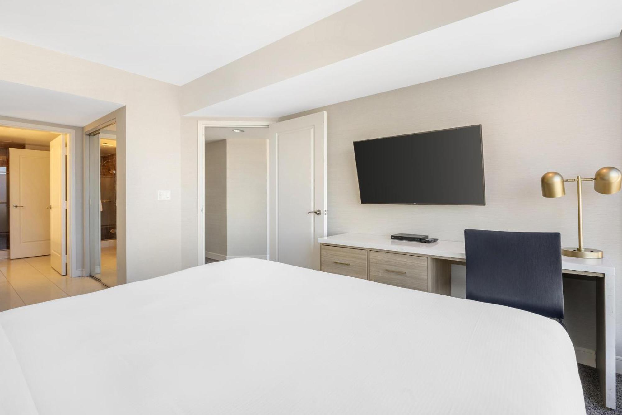 Junior King Suite Sofa Bed,1730022072:JPEG