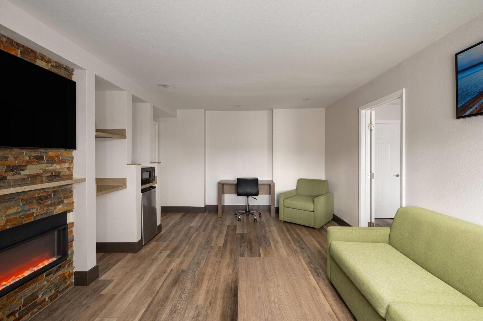 King Studio Suite Non-Smoking