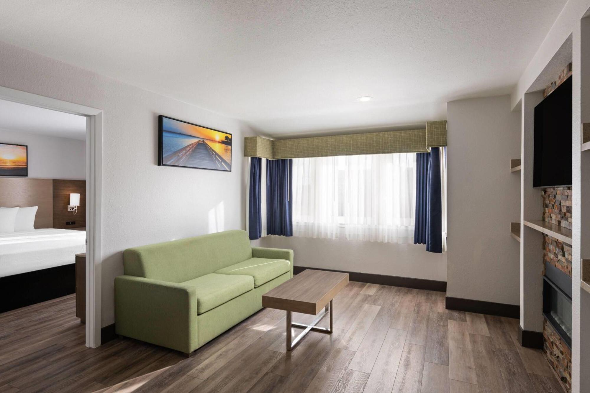 King Studio Suite Non-Smoking