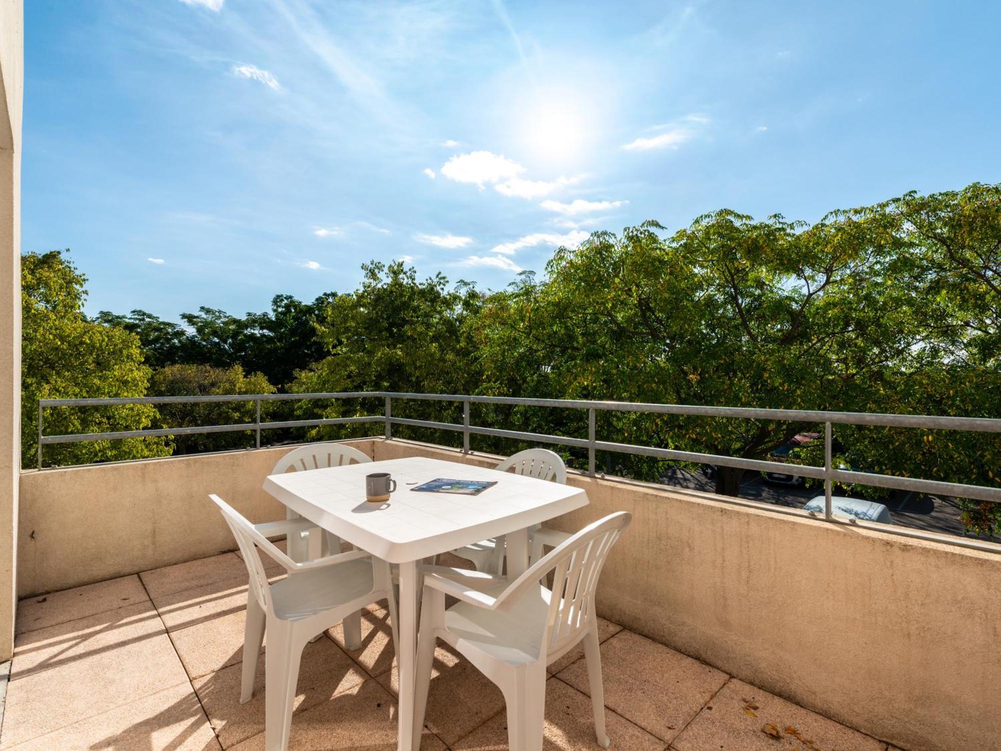 One-Bedroom Apartment Airconditioning