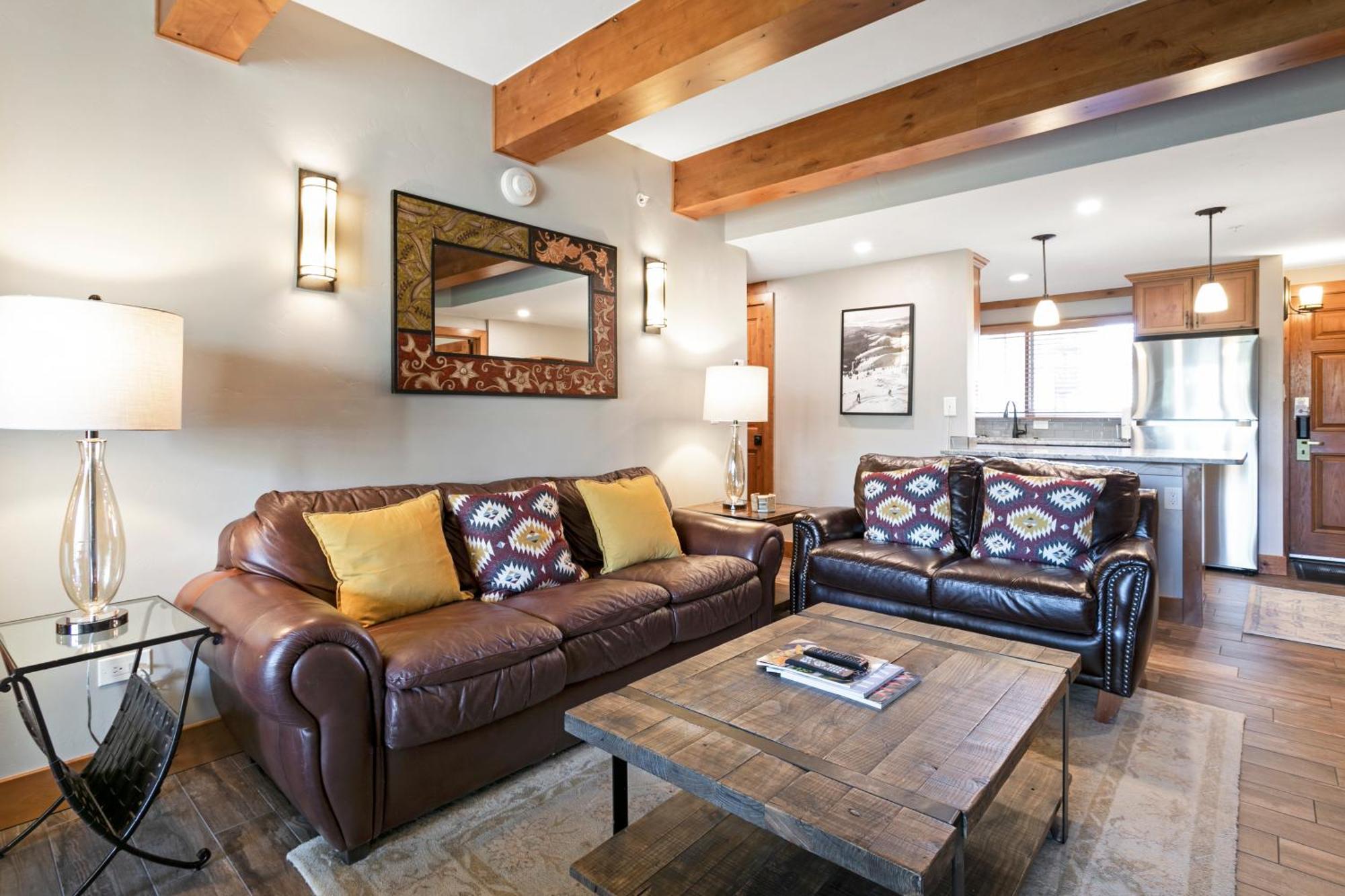 Two-Bedroom Deluxe Apartment with Balcony