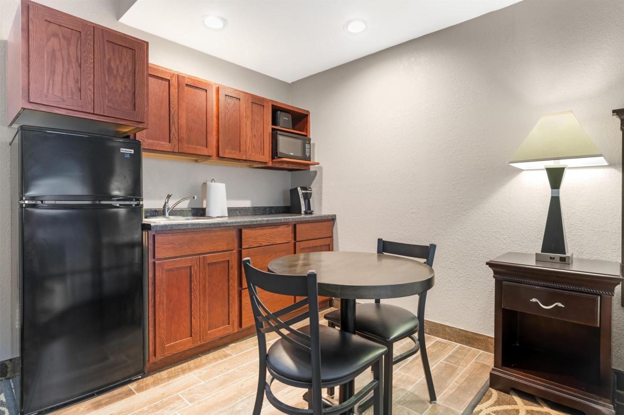 King Room Kitchenette Non-Smoking