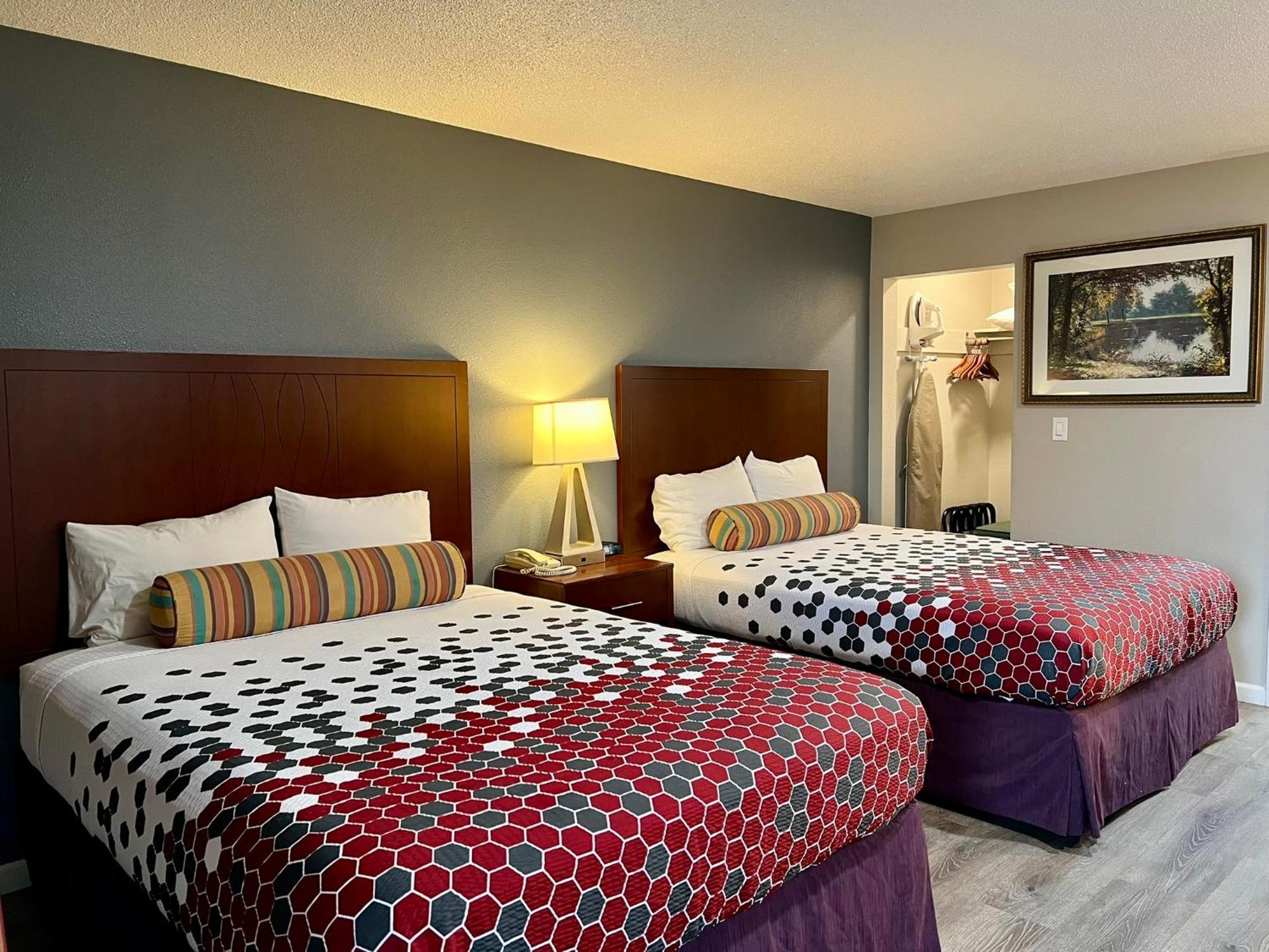 Queen Room Two Queen Beds Non-Smoking