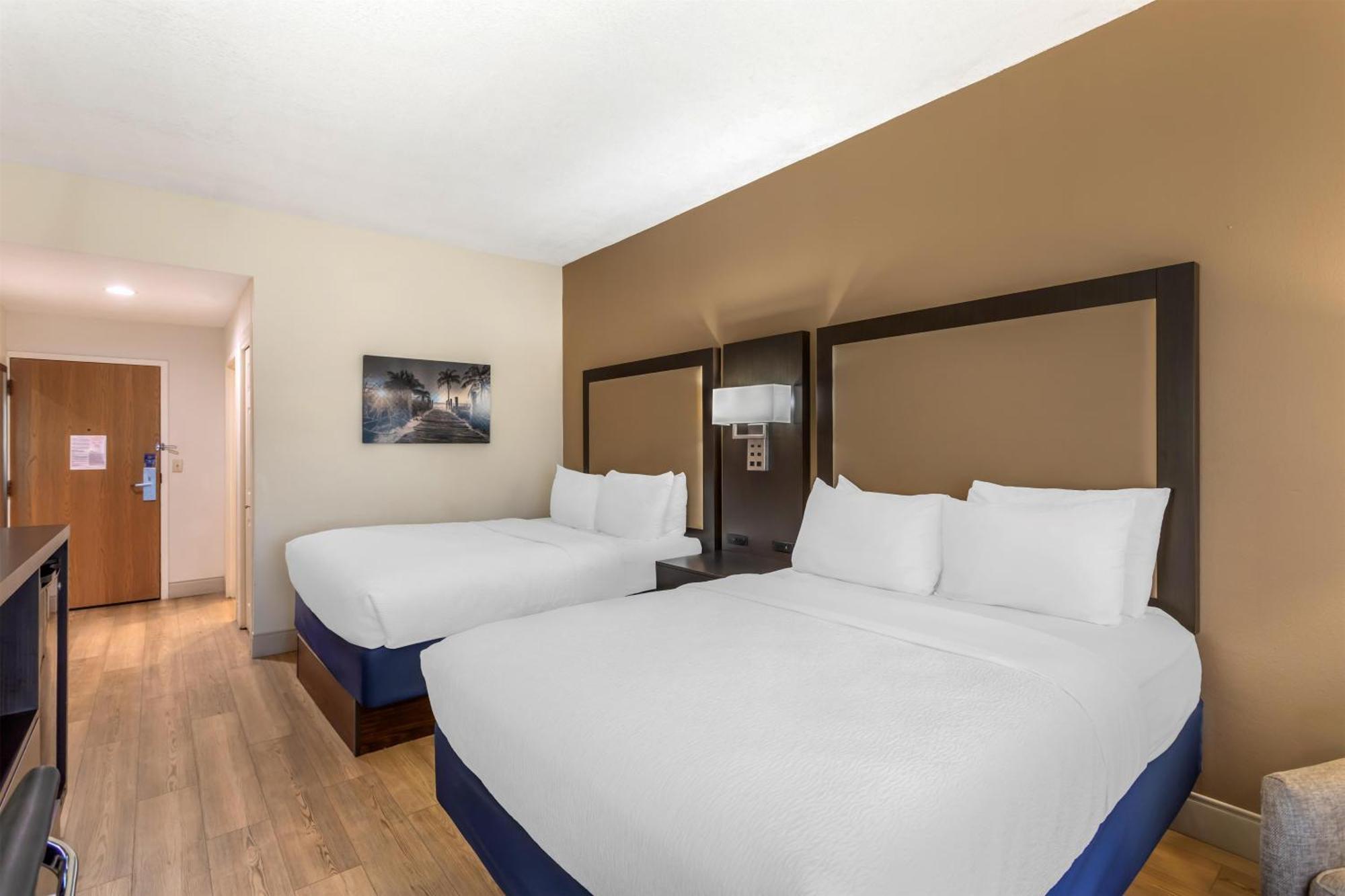 Queen Room Two Queen Beds Non-Smoking
