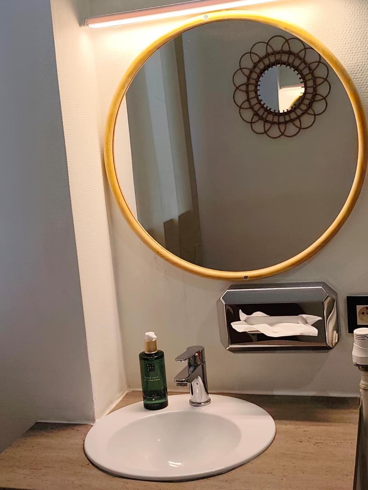 Single Room Shared Shower Toilet
