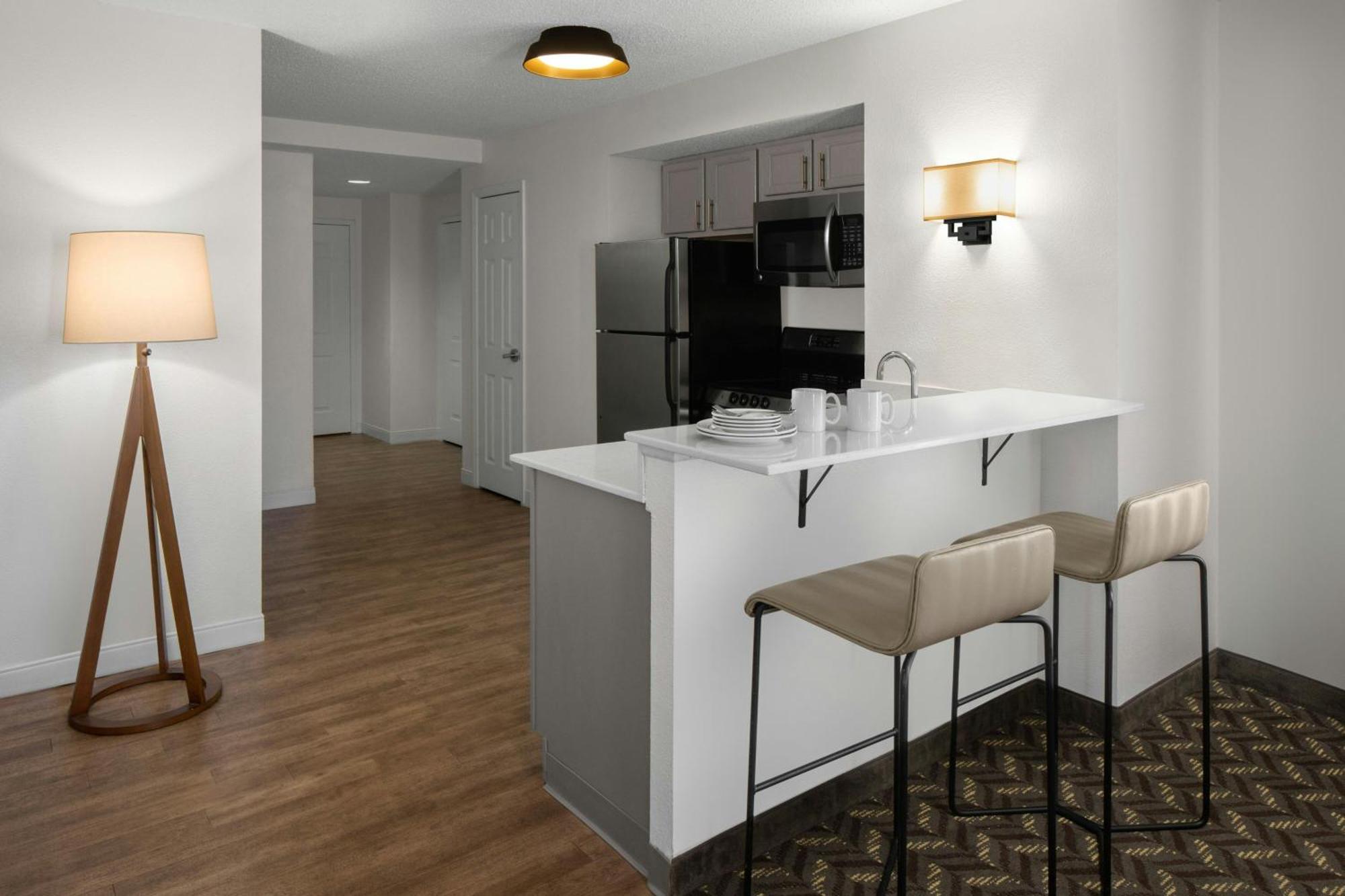 1 Bedroom Suite 1 King Sofa bed