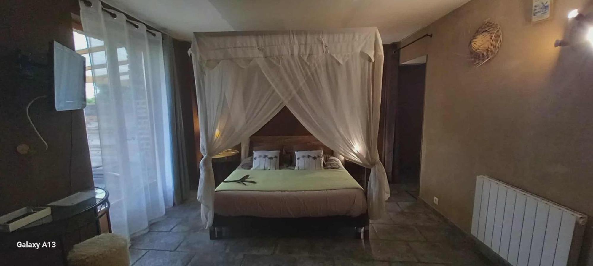 Chambre Double avec Douche