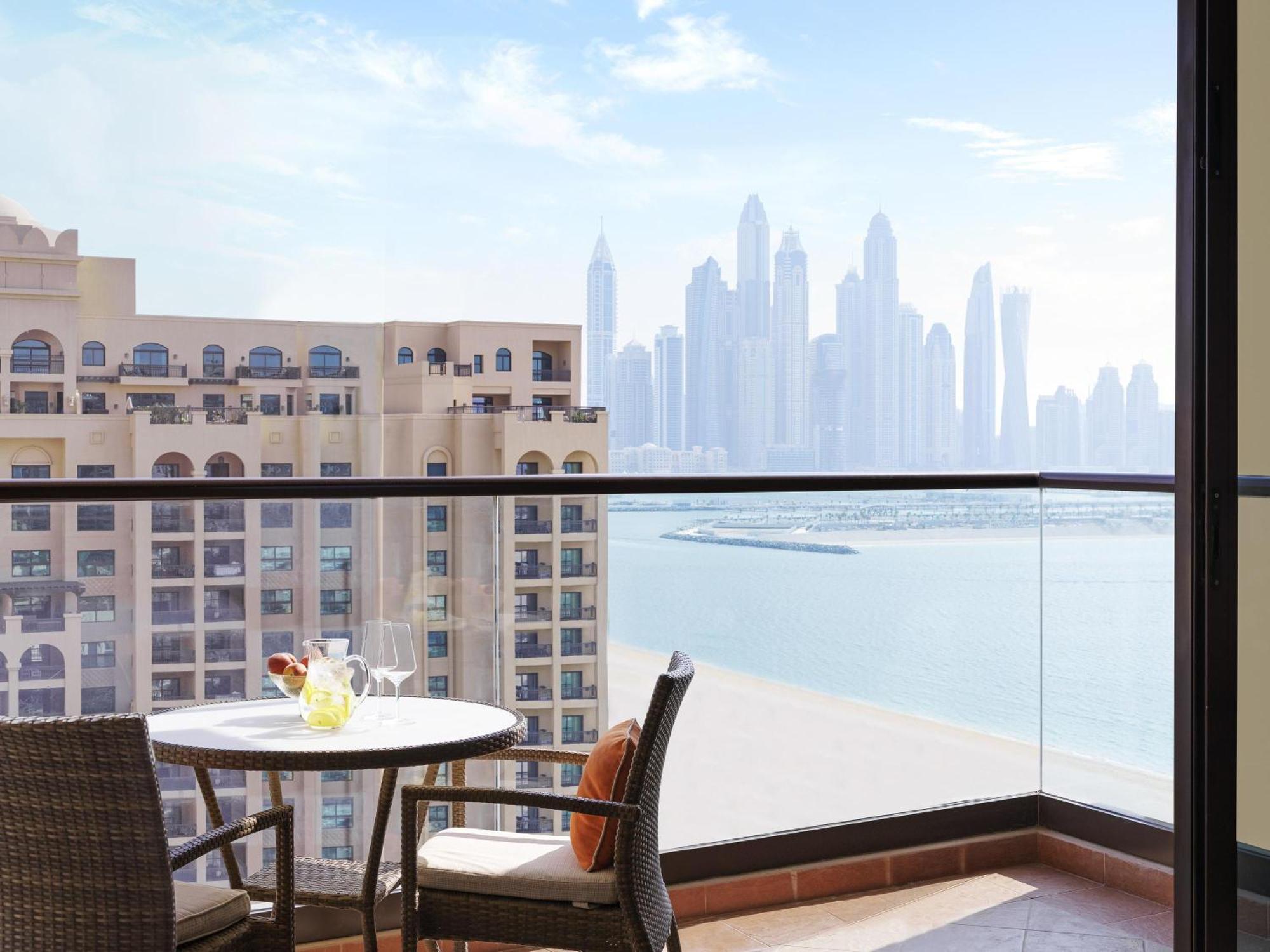 Fairmont Heritage King Room Partial Palm Sea View