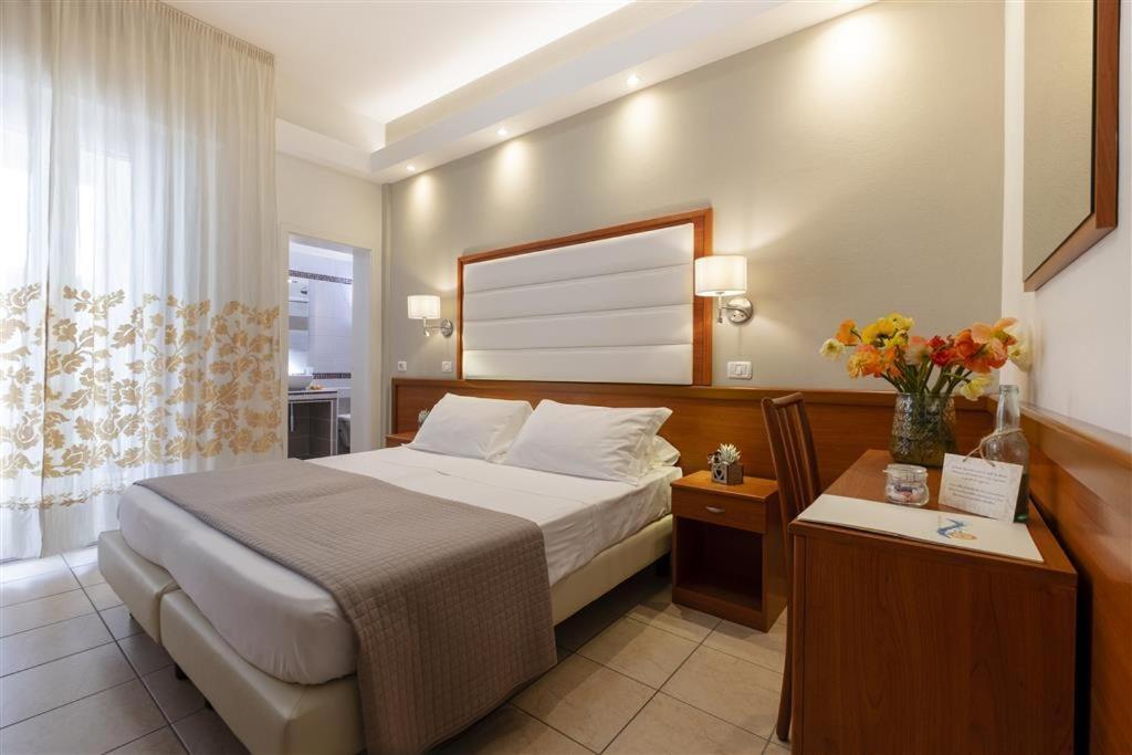Double or Twin Room Side Sea View