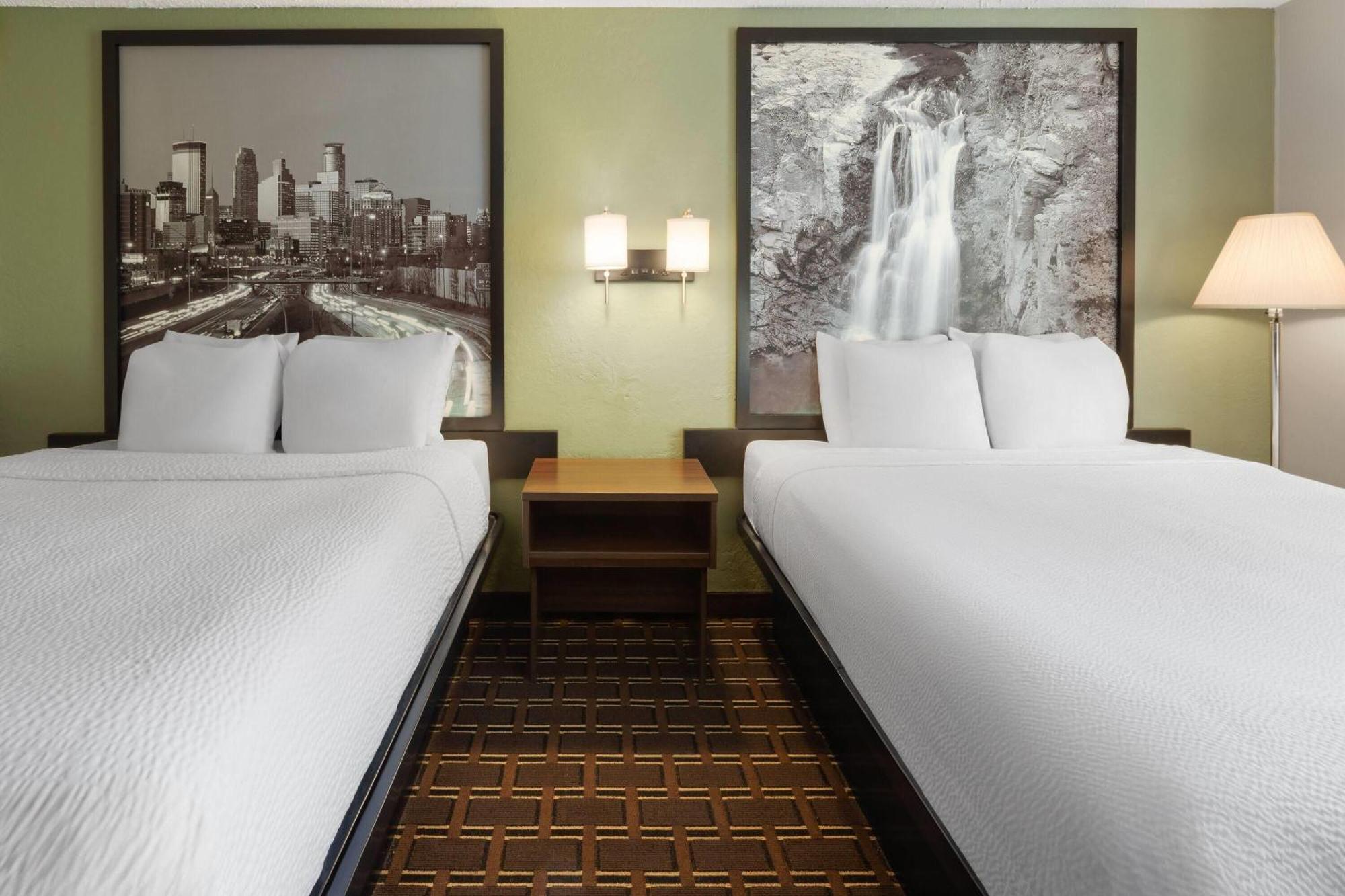 Queen Room with Two Queen Beds - Non-Smoking