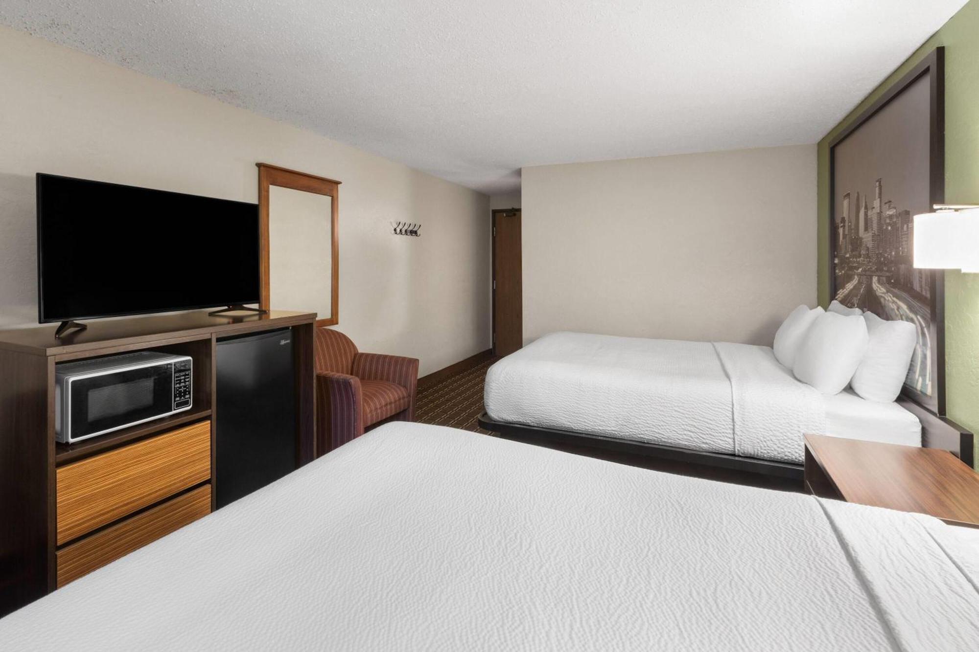 Queen Room Two Queen Beds Non-Smoking