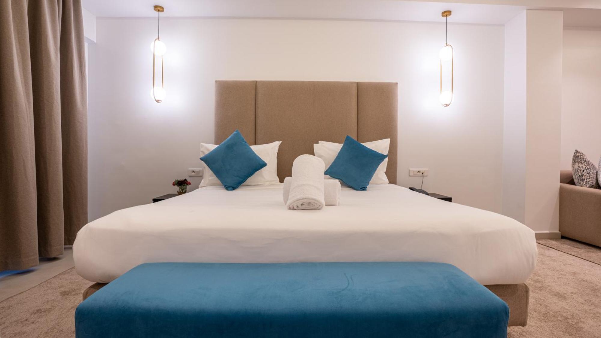 Mini Suite,1731403643:JPEG