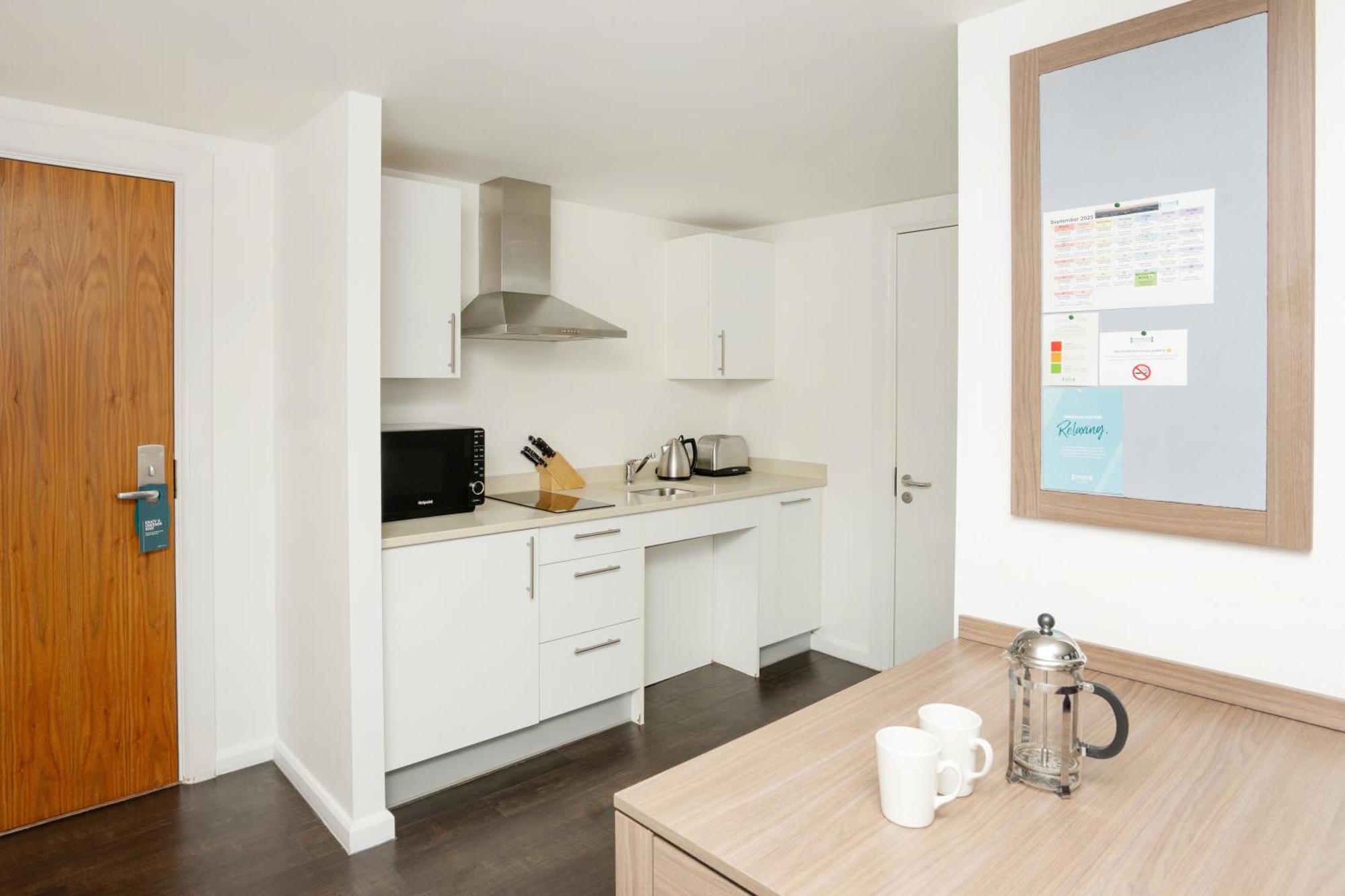 Studio King Suite Accessible