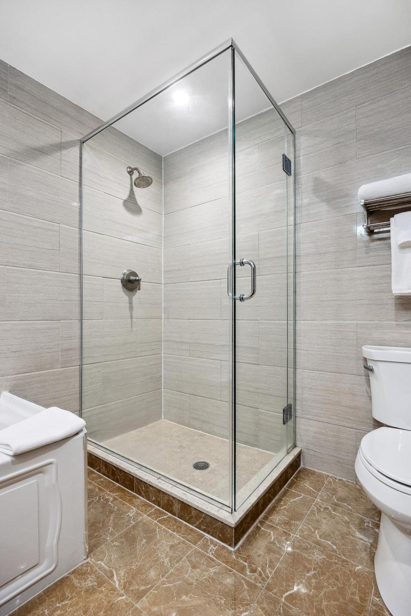 King Room Mobility Accessible Roll Shower