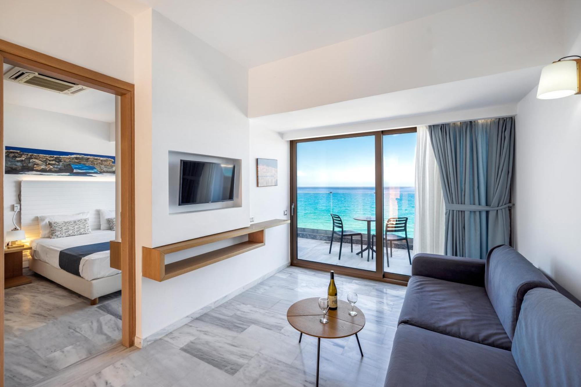 Superior One bedroom Apartment sea view