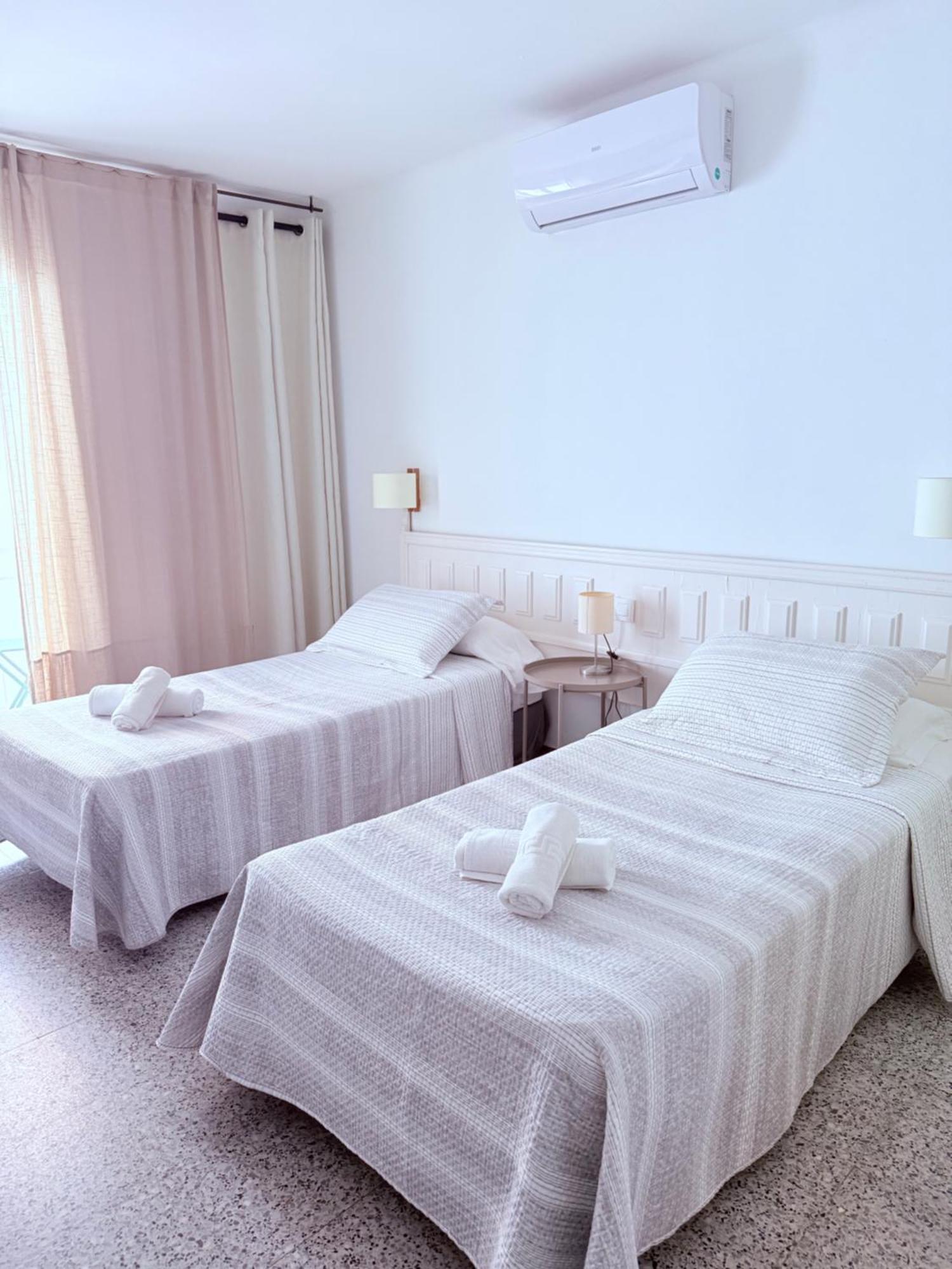 Economy Twin Room