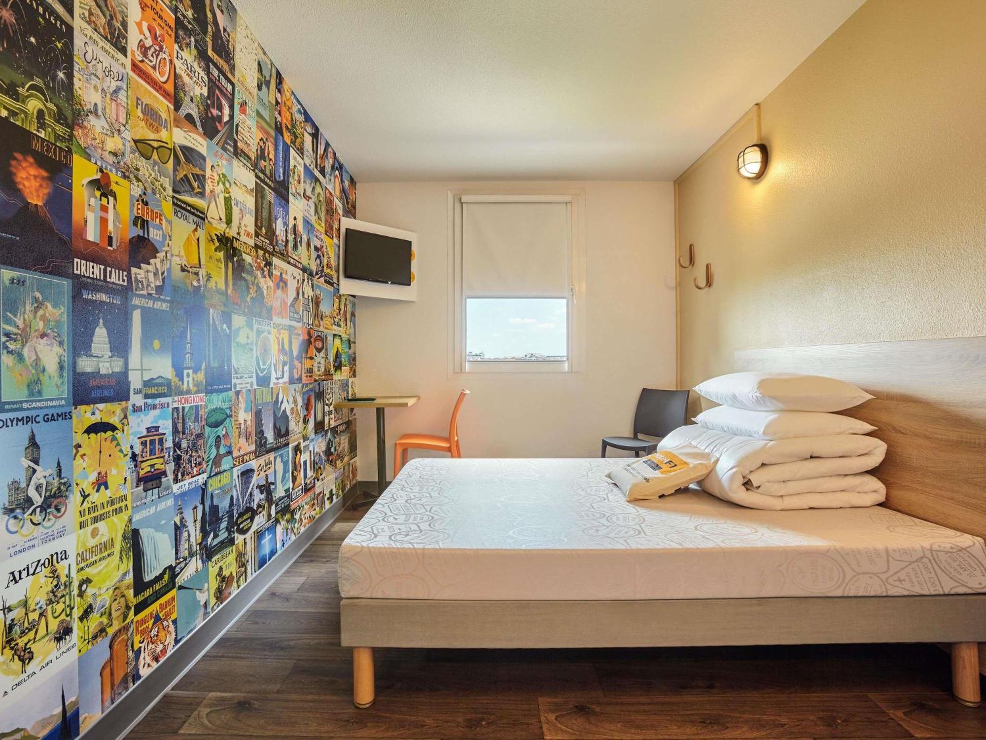 Tandem Room up to Two Guests