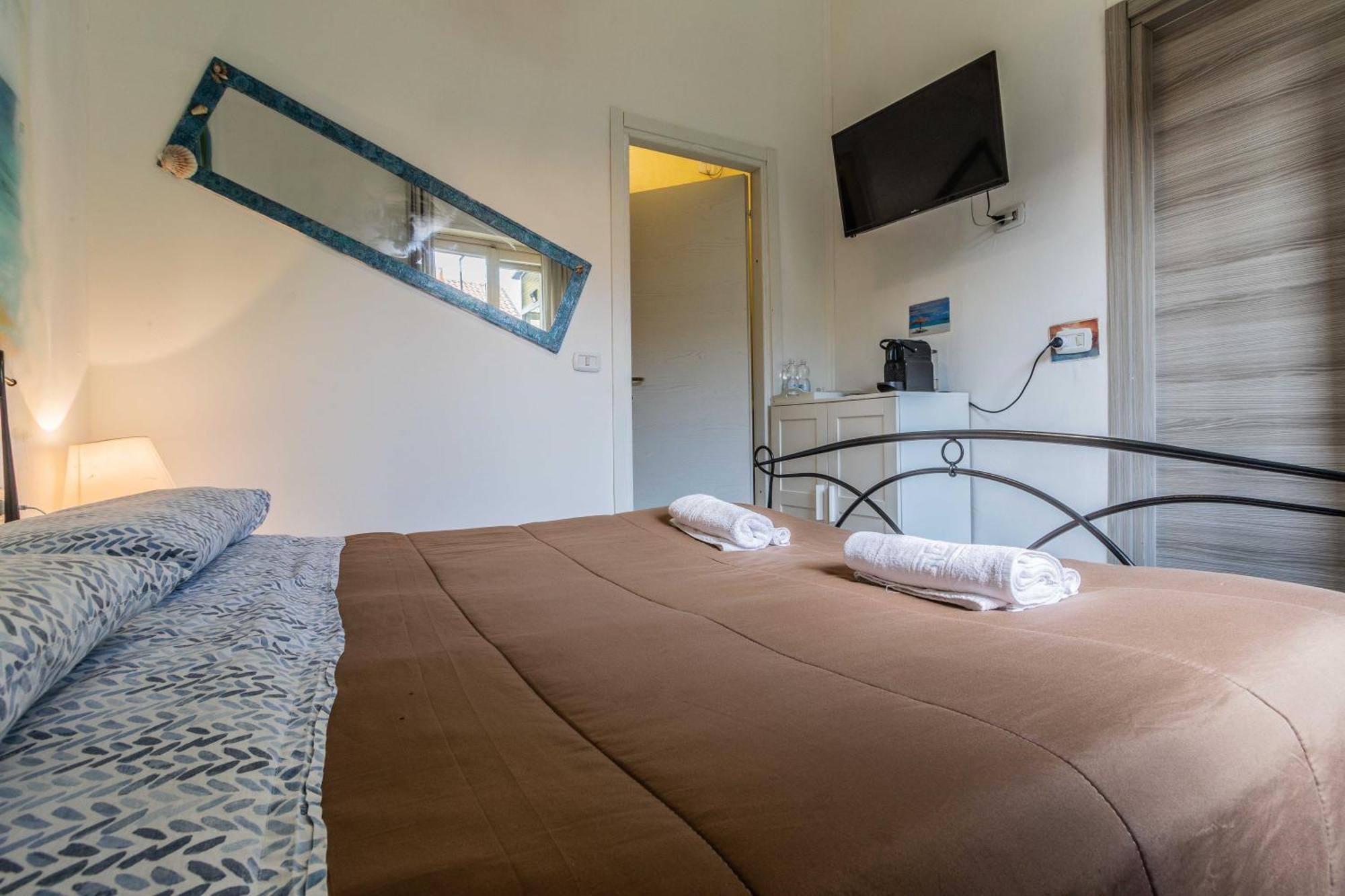 Double Room Private Bathroom