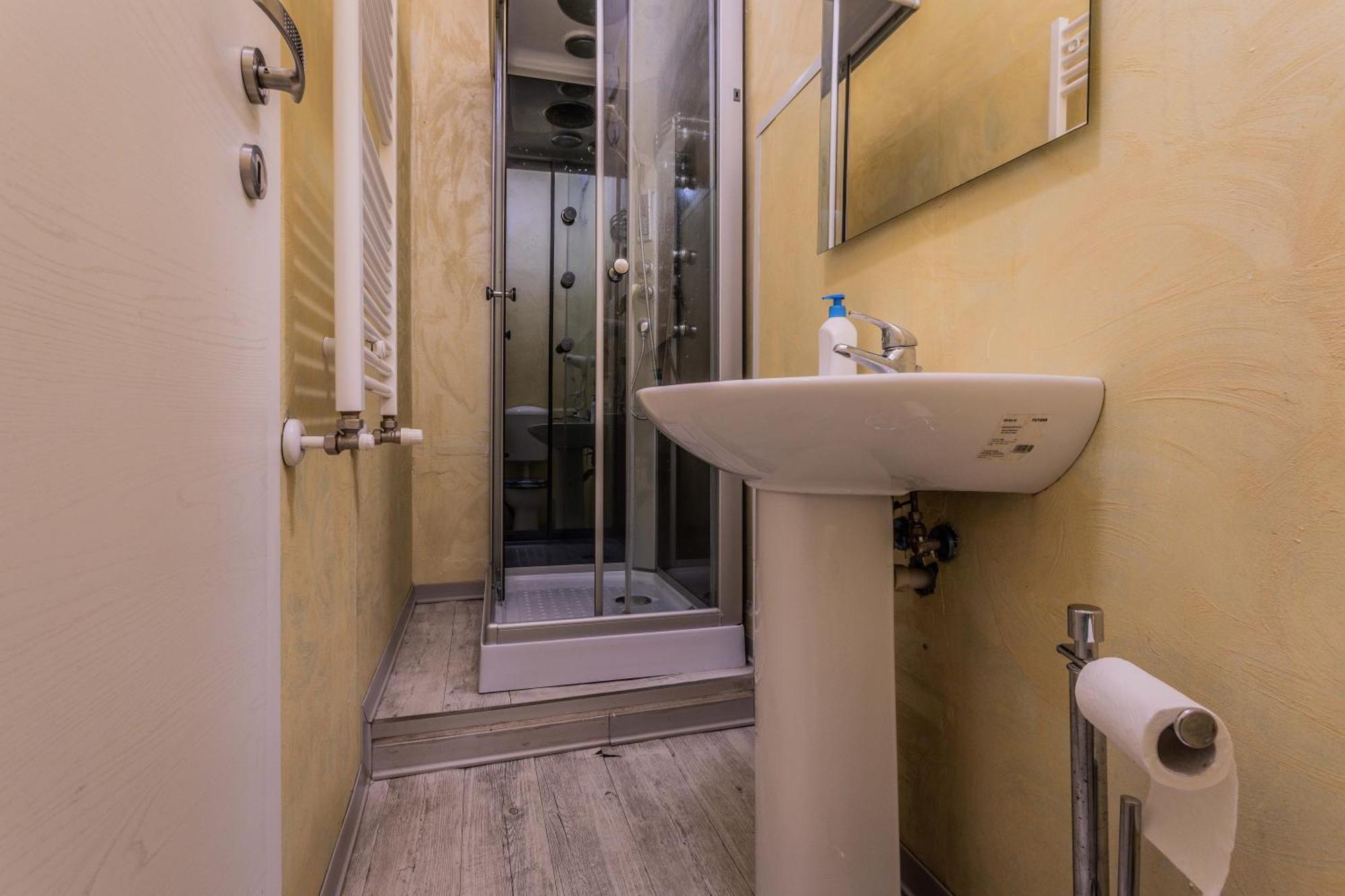 Double Room Private Bathroom
