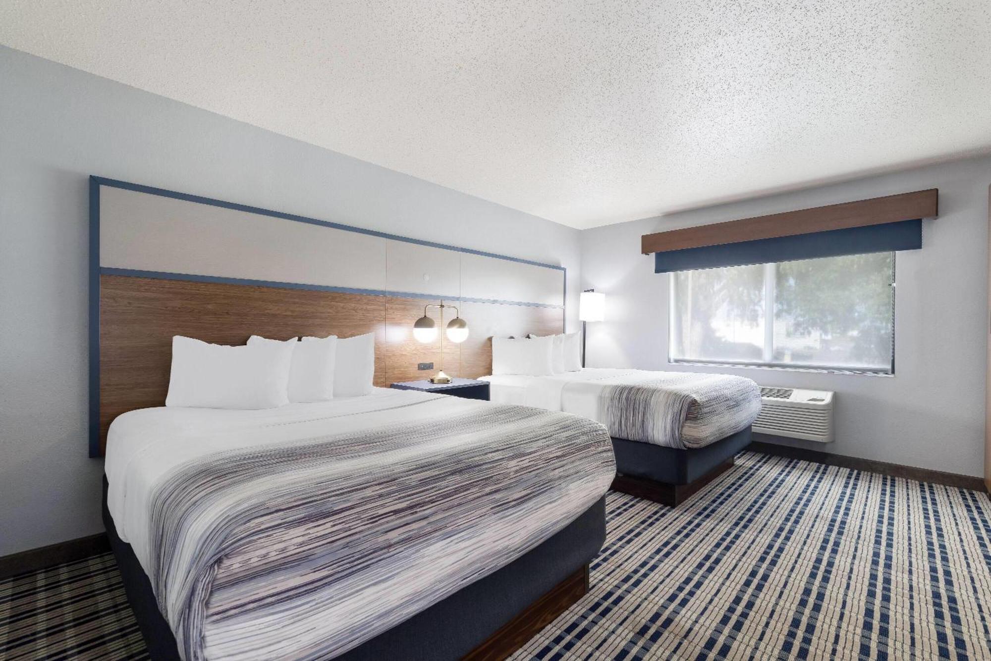 Studio Suite Two Queen Beds Non-Smoking