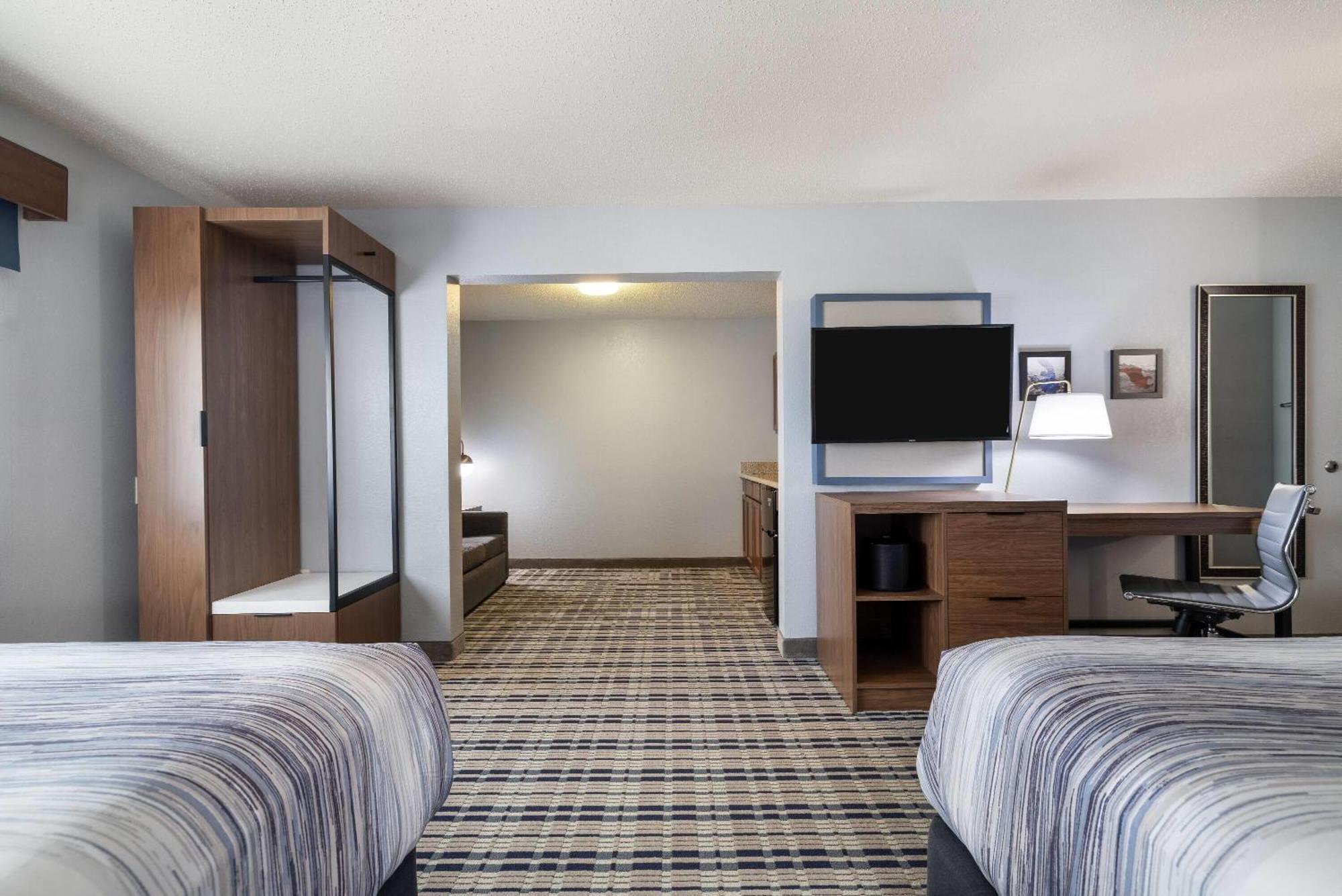 Studio Suite Two Queen Beds Non-Smoking
