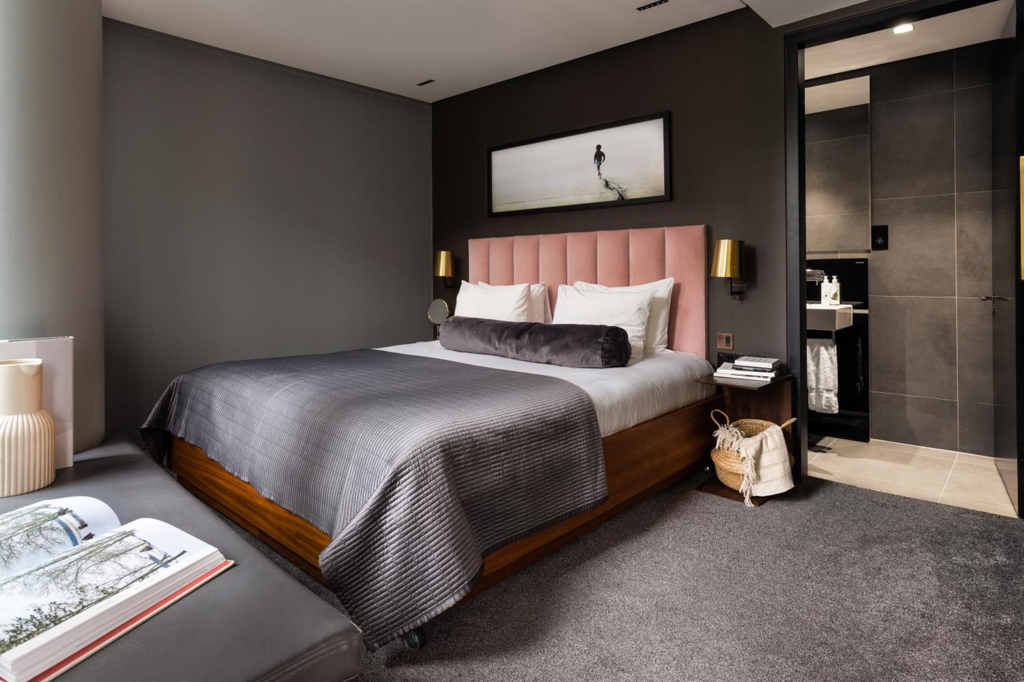 Open Plan One Bedroom Apartment