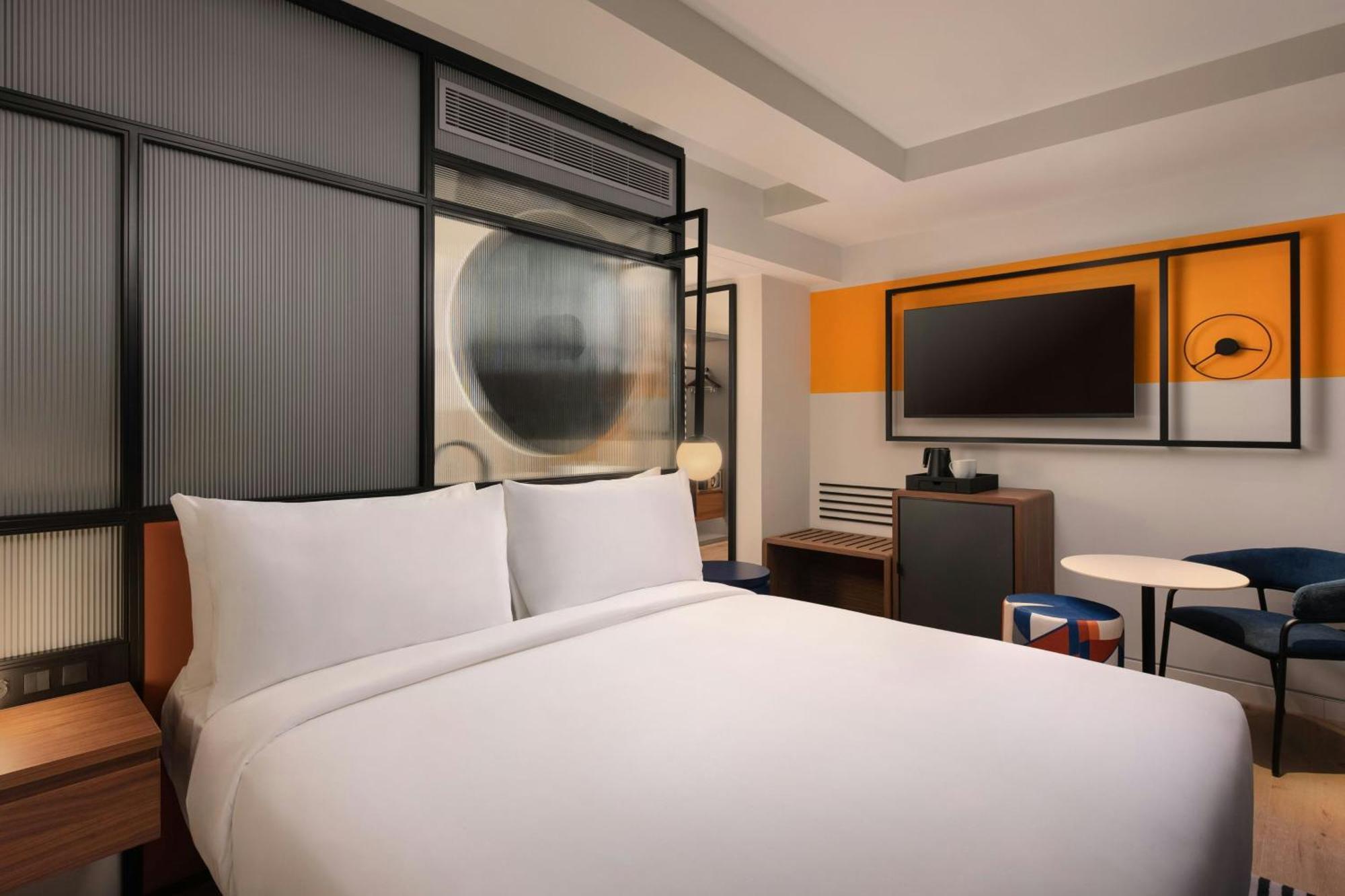 Aloft King Room