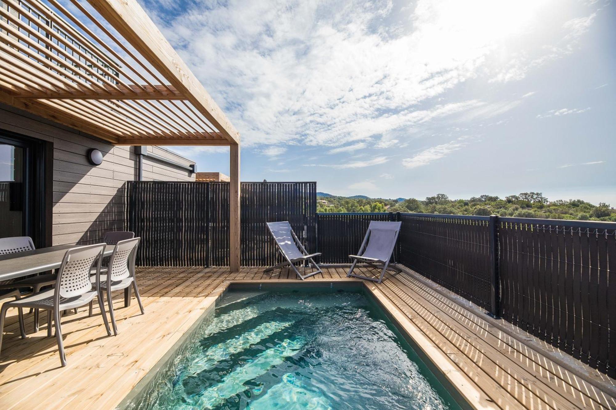 Three-Bedroom Duplex House Air Conditioning 4m Private Pool Terrace