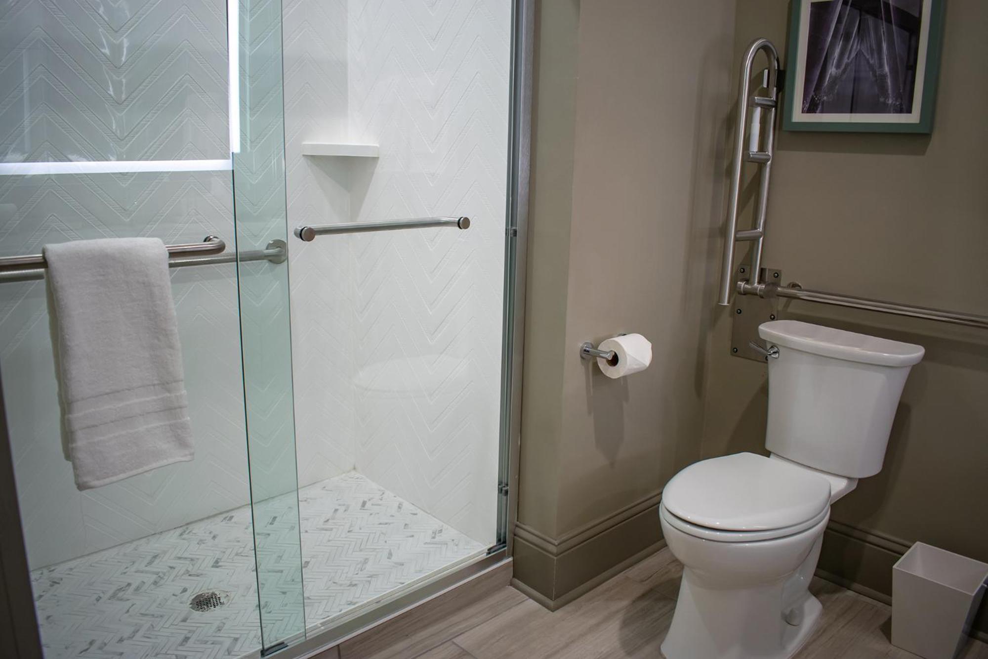 Standard Double Queen Grand Hearing Accessible
