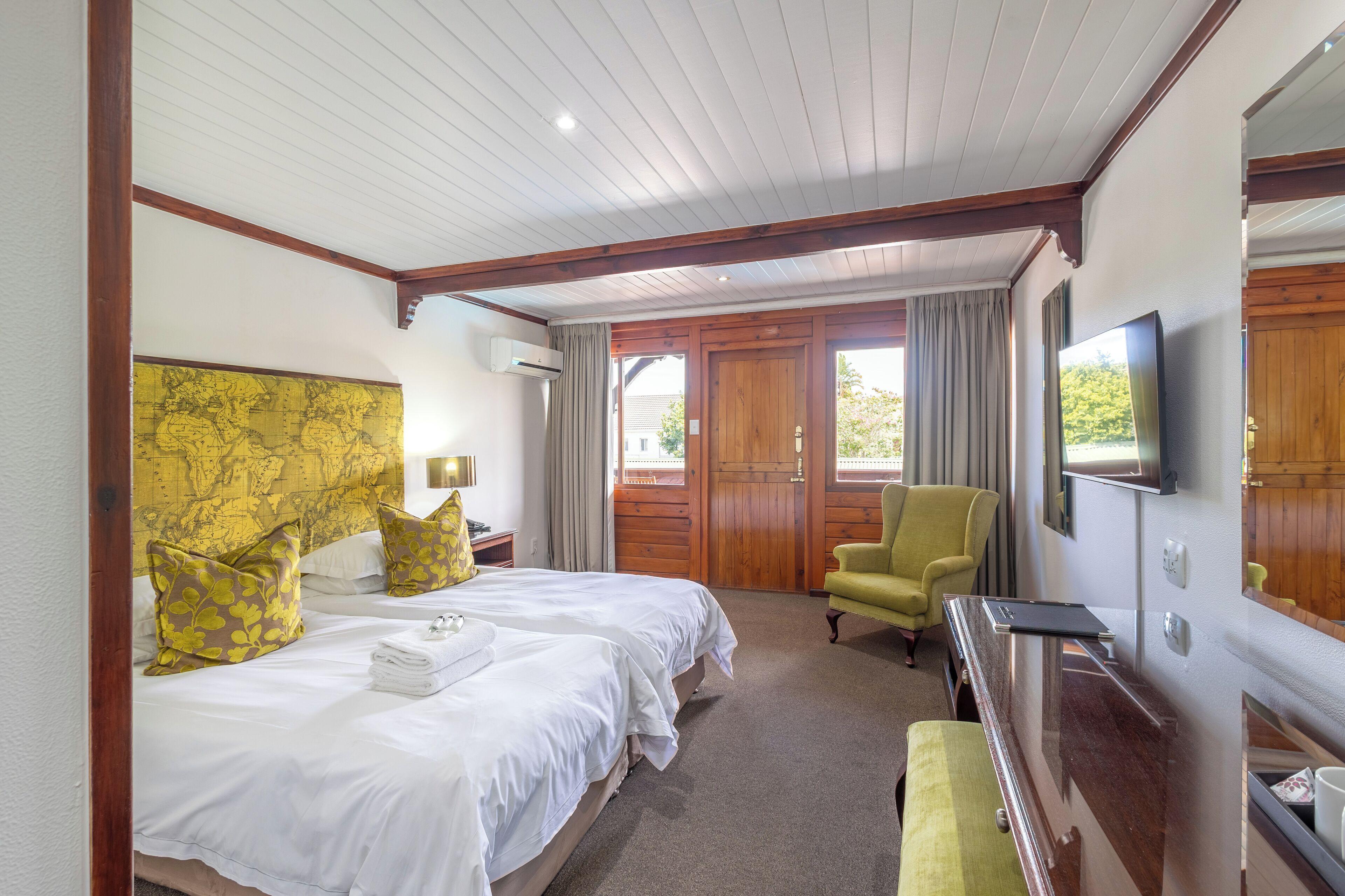 Deluxe Room Log-Inn Wing