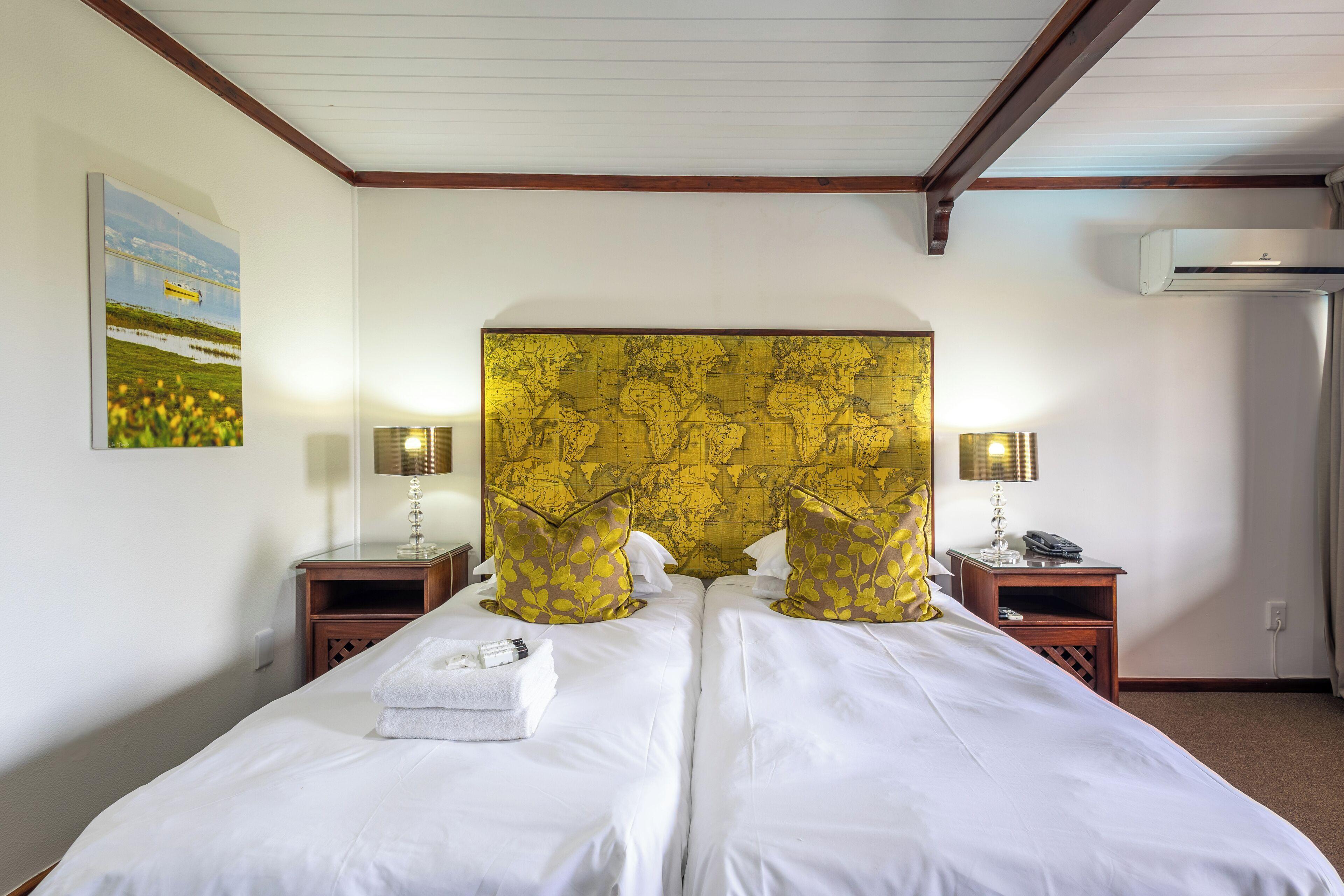 Deluxe Room Log-Inn Wing