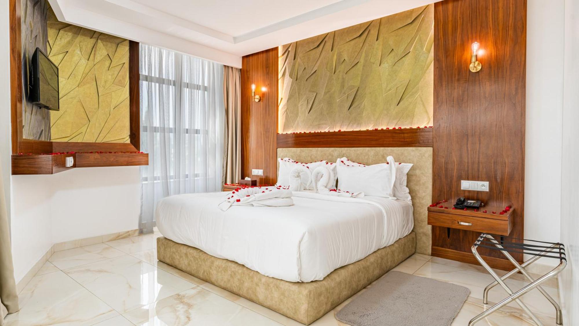 Deluxe Queen Room