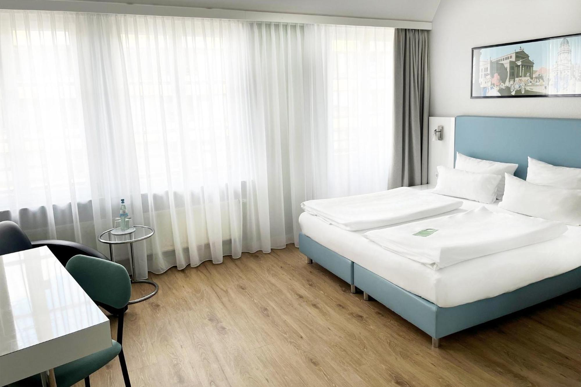 Standard Queen Room