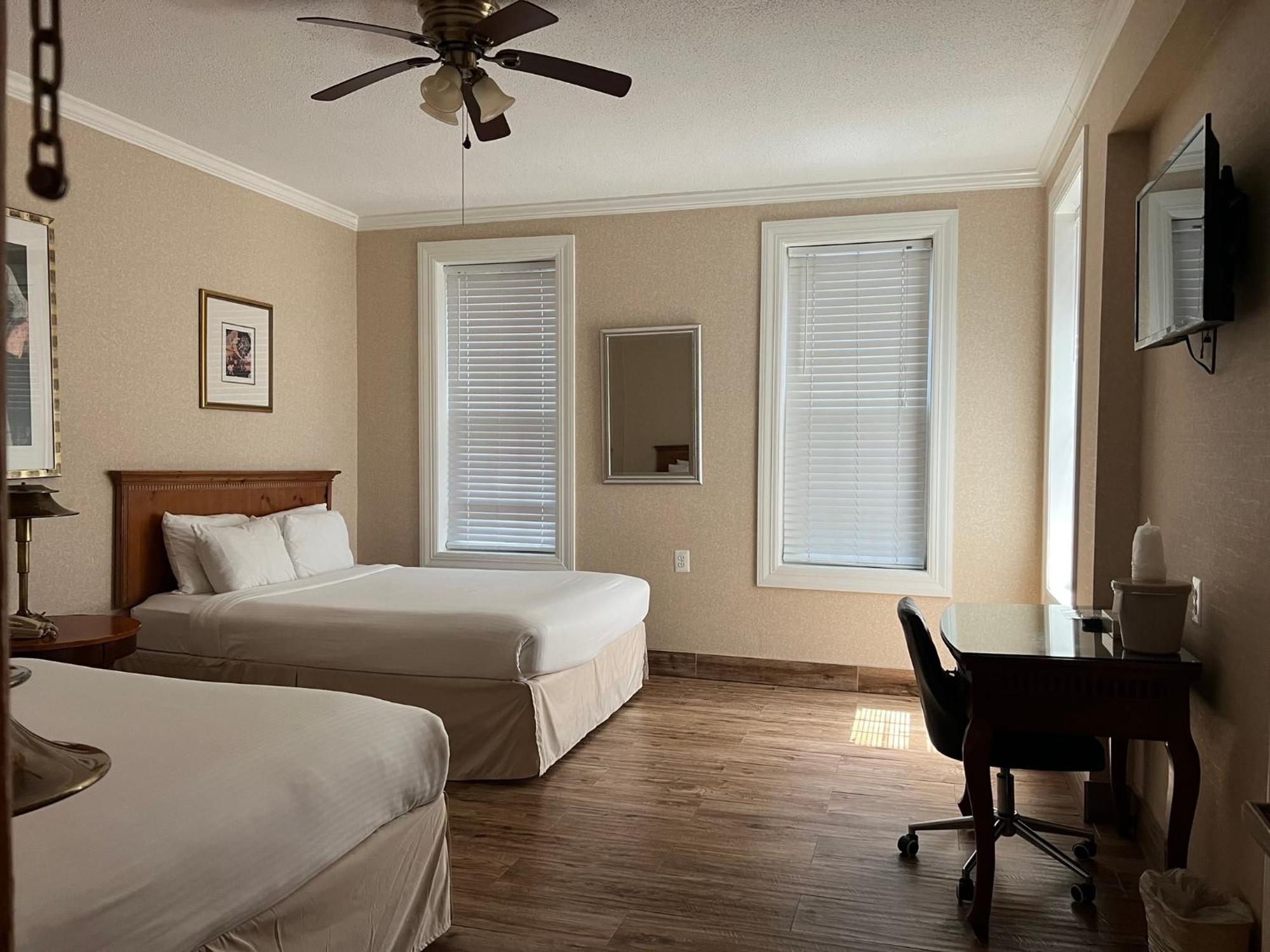 Classic Quadruple Room