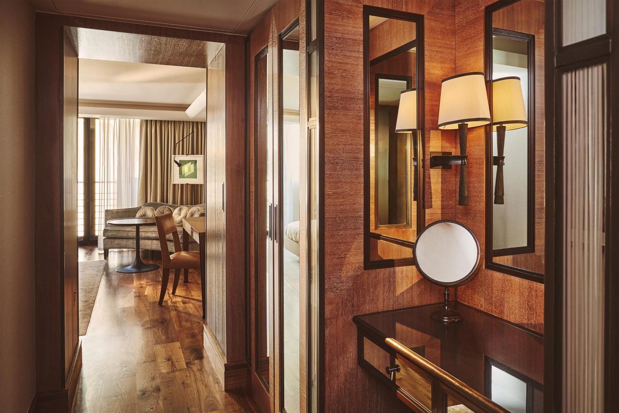 Contemporary Deluxe Room