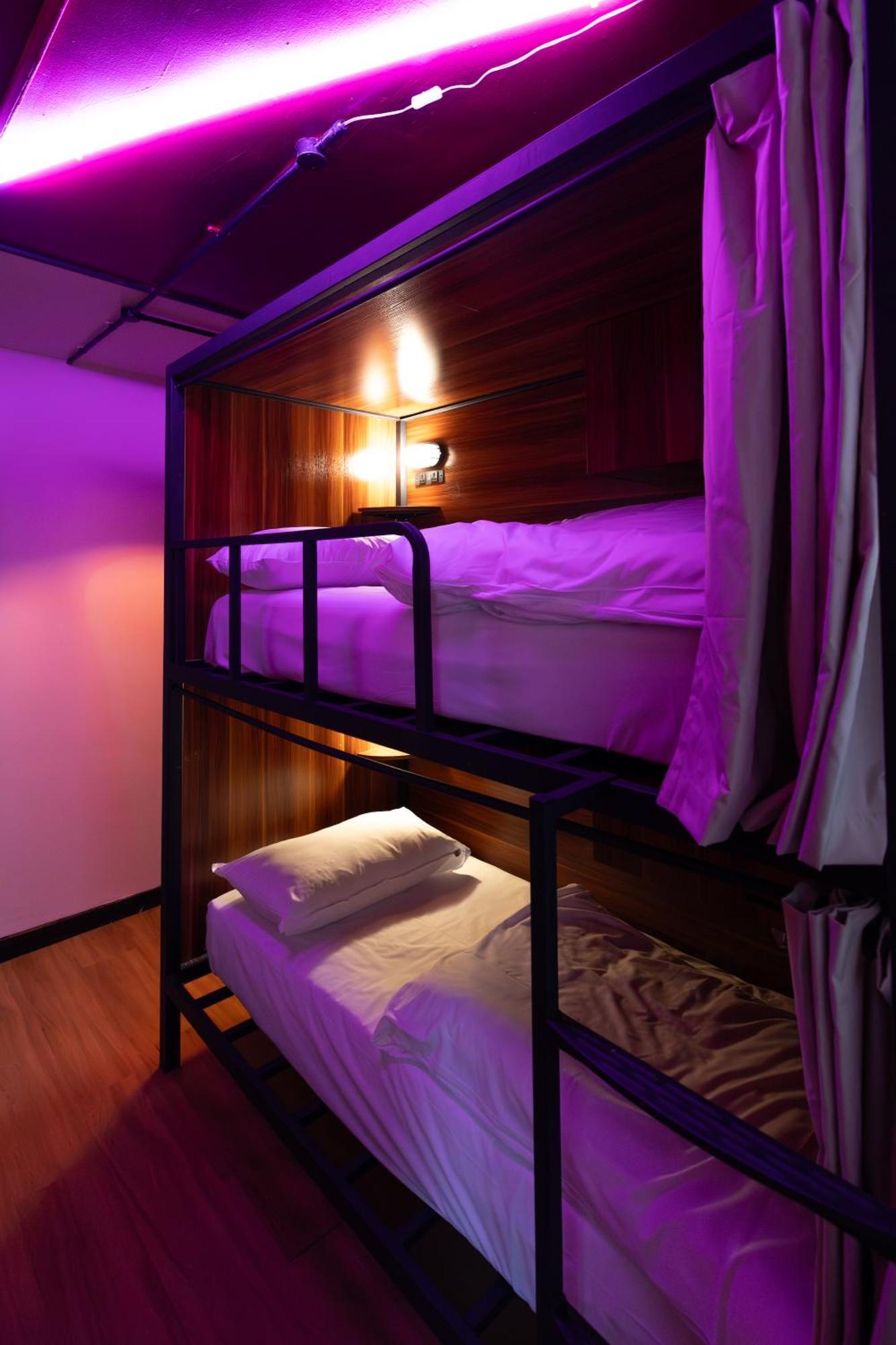 Bed 6-Bed Dormitory Room