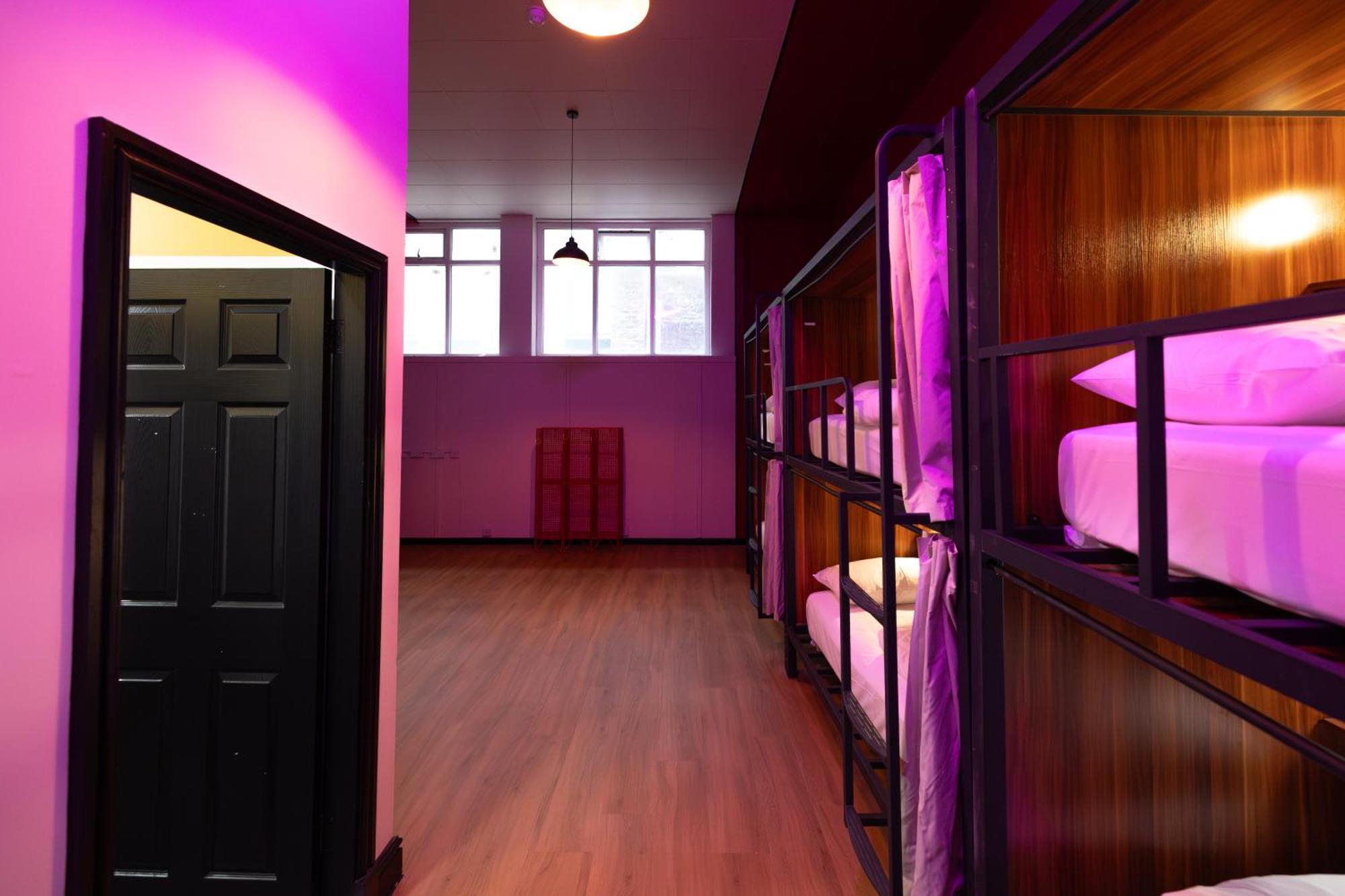 Bed 8-Bed Dormitory Room