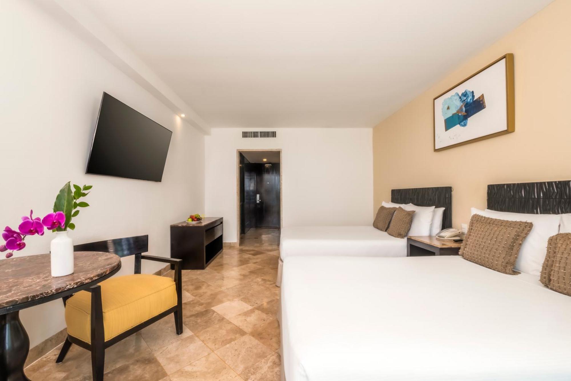 Deluxe Ocean Front 2 Double Beds