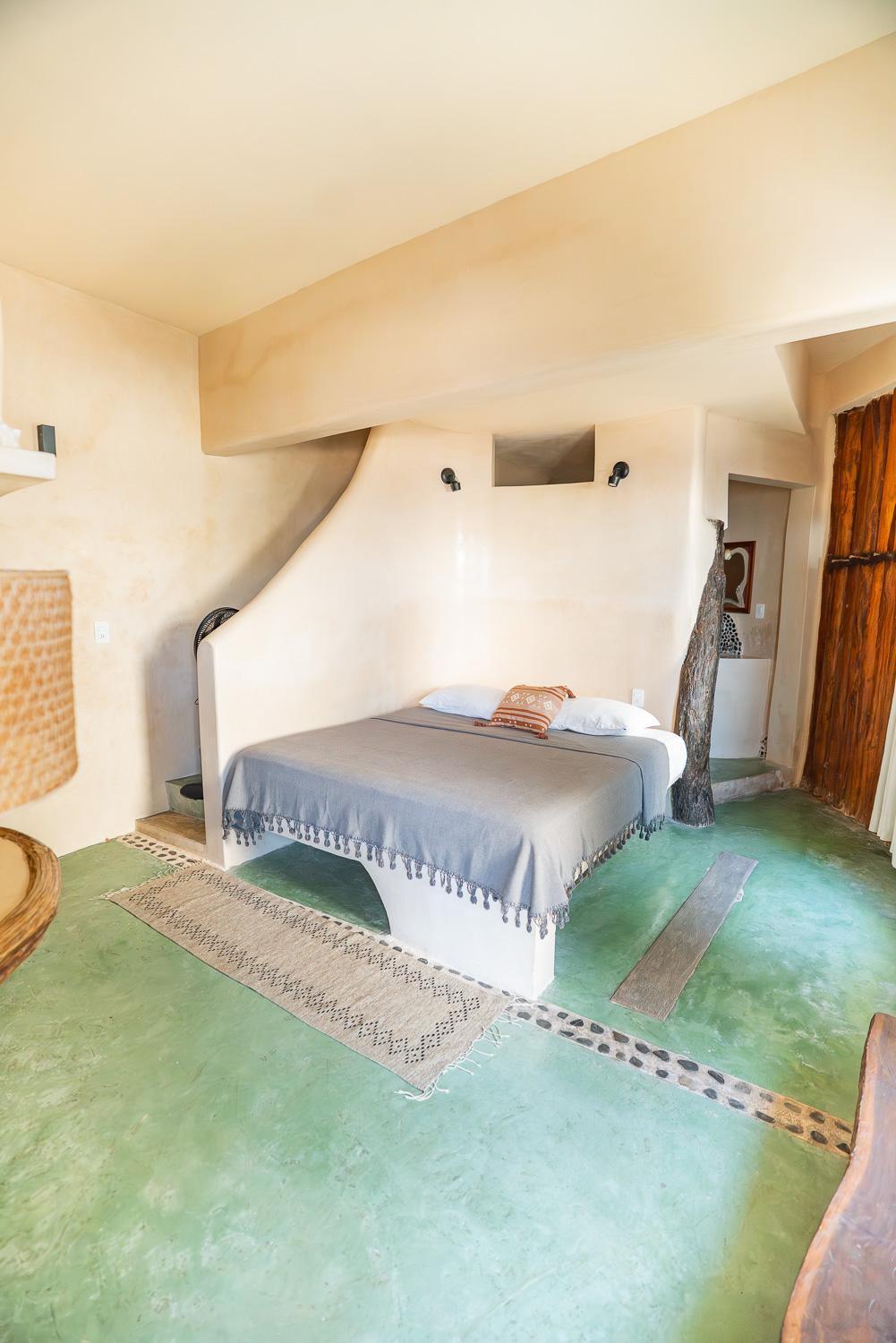 Room with Partial Ocean View 1 king bed and 1 double bed,1739396293:JPEG