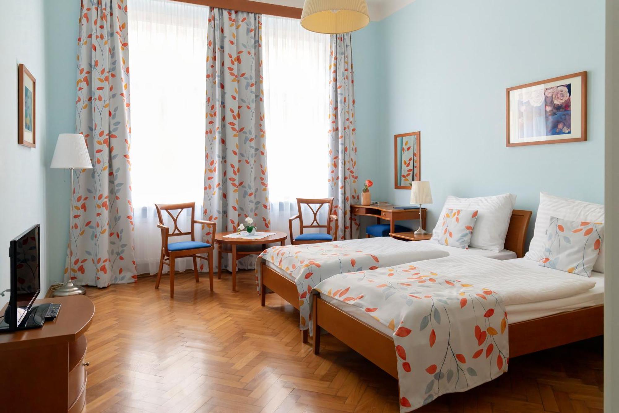 Standard Apartment Twin Beds