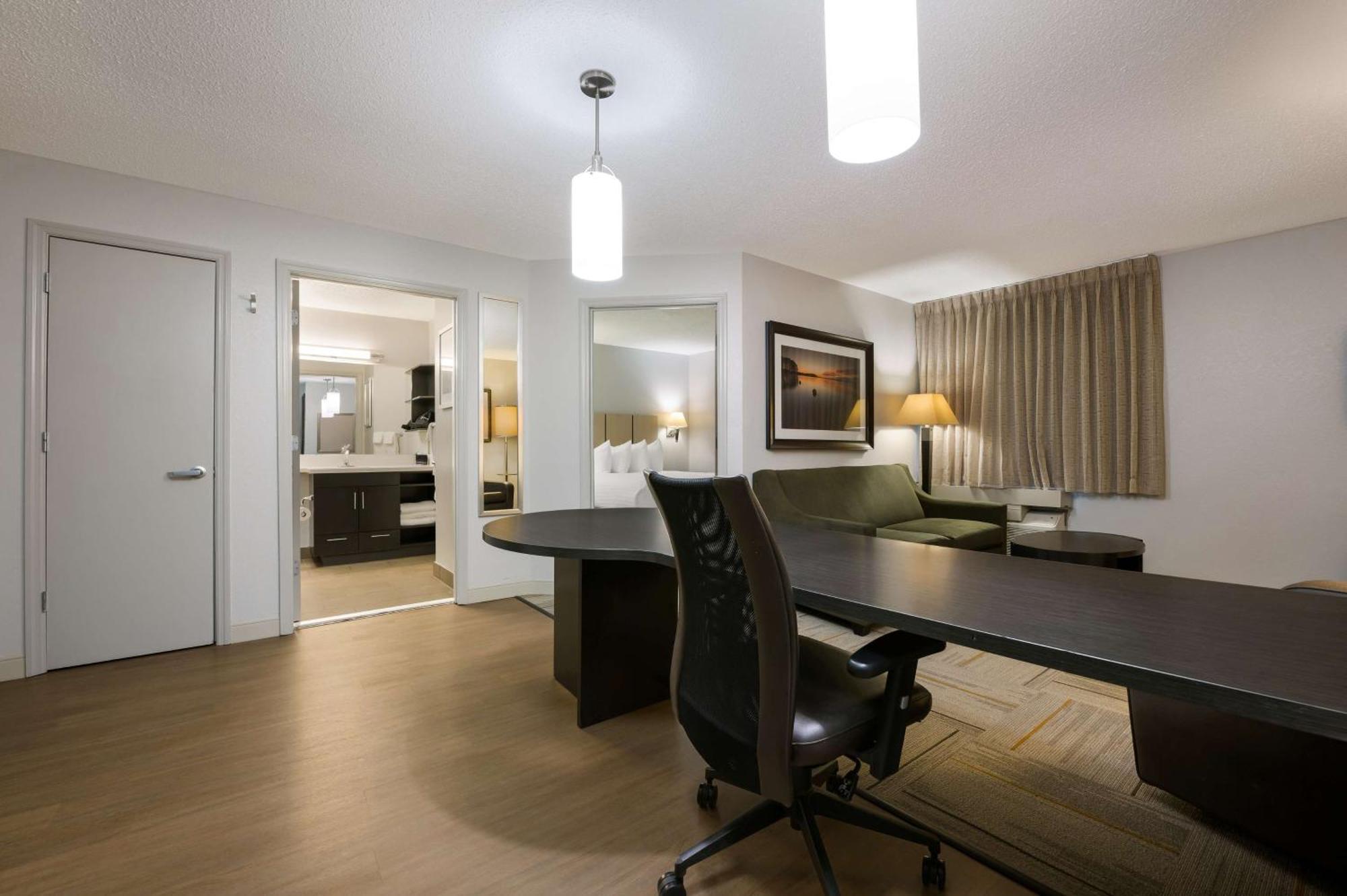 One Bedroom Suite Queen